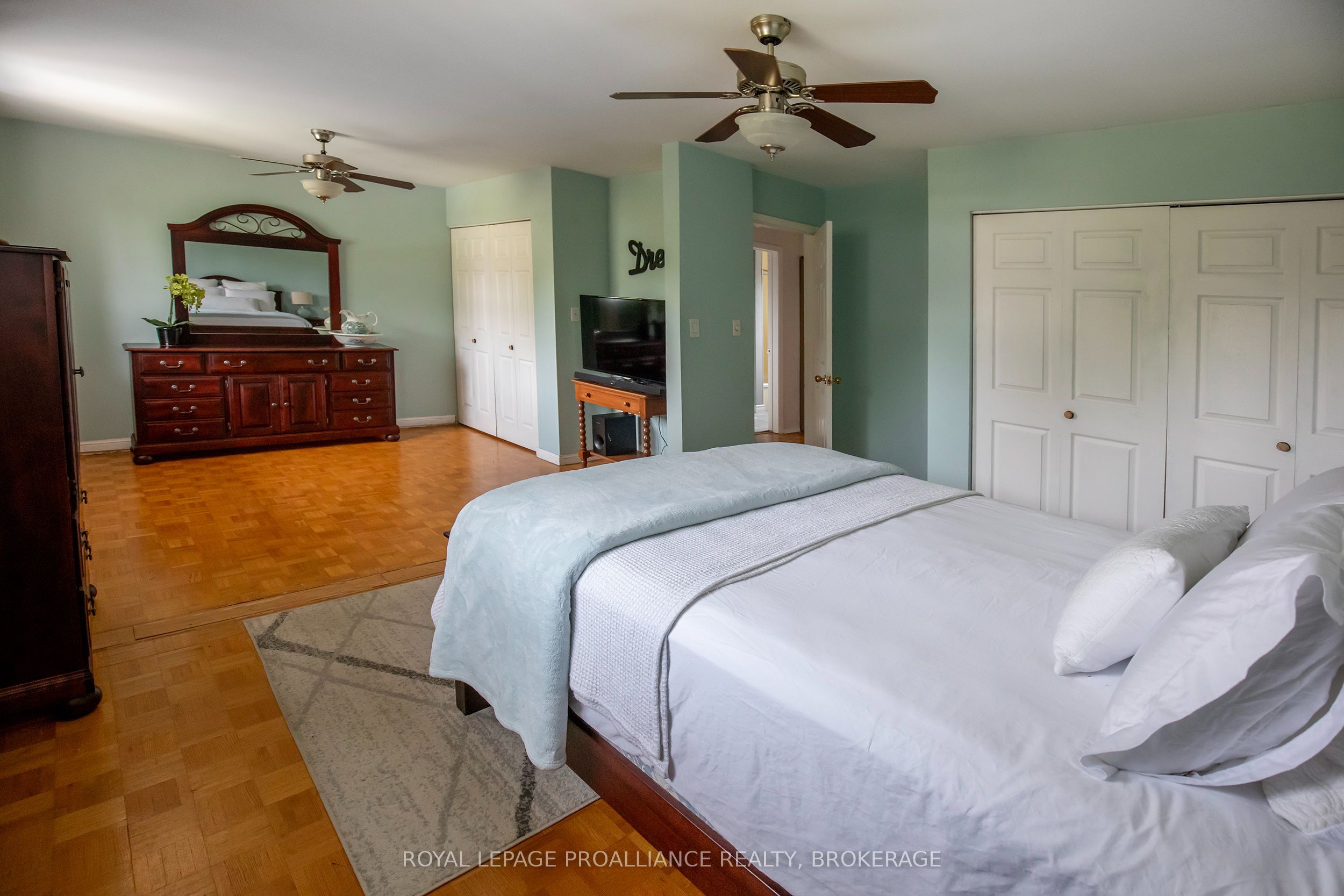717 Laidlaw Crescent Property Photo 13