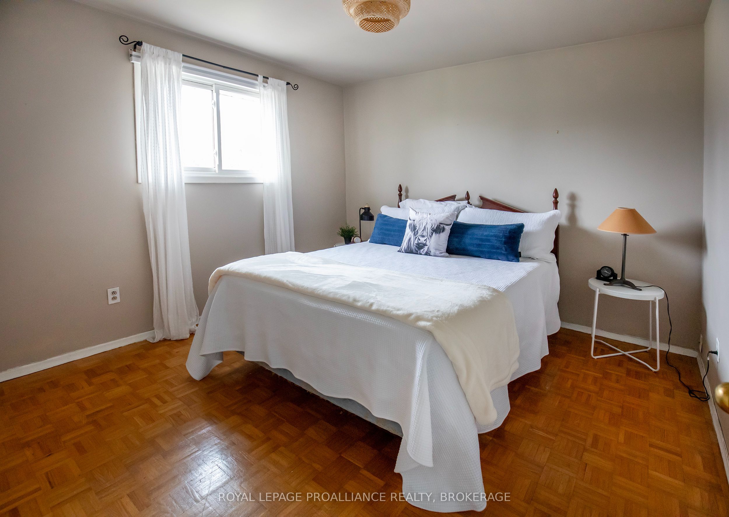 717 Laidlaw Crescent Property Photo 15