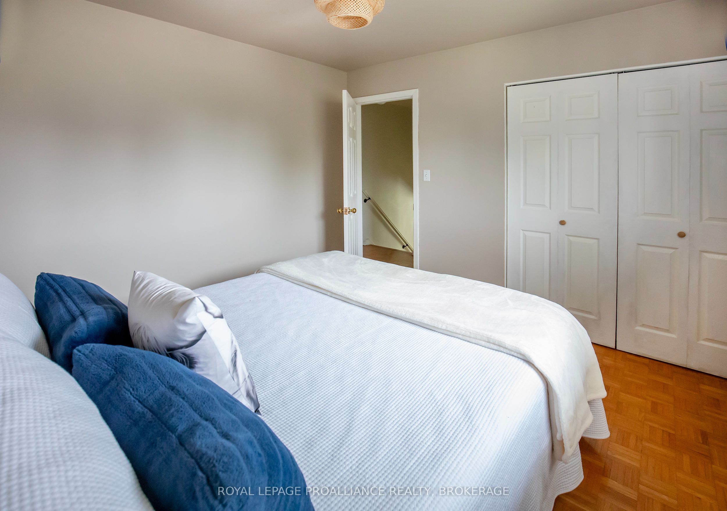 717 Laidlaw Crescent Property Photo 16