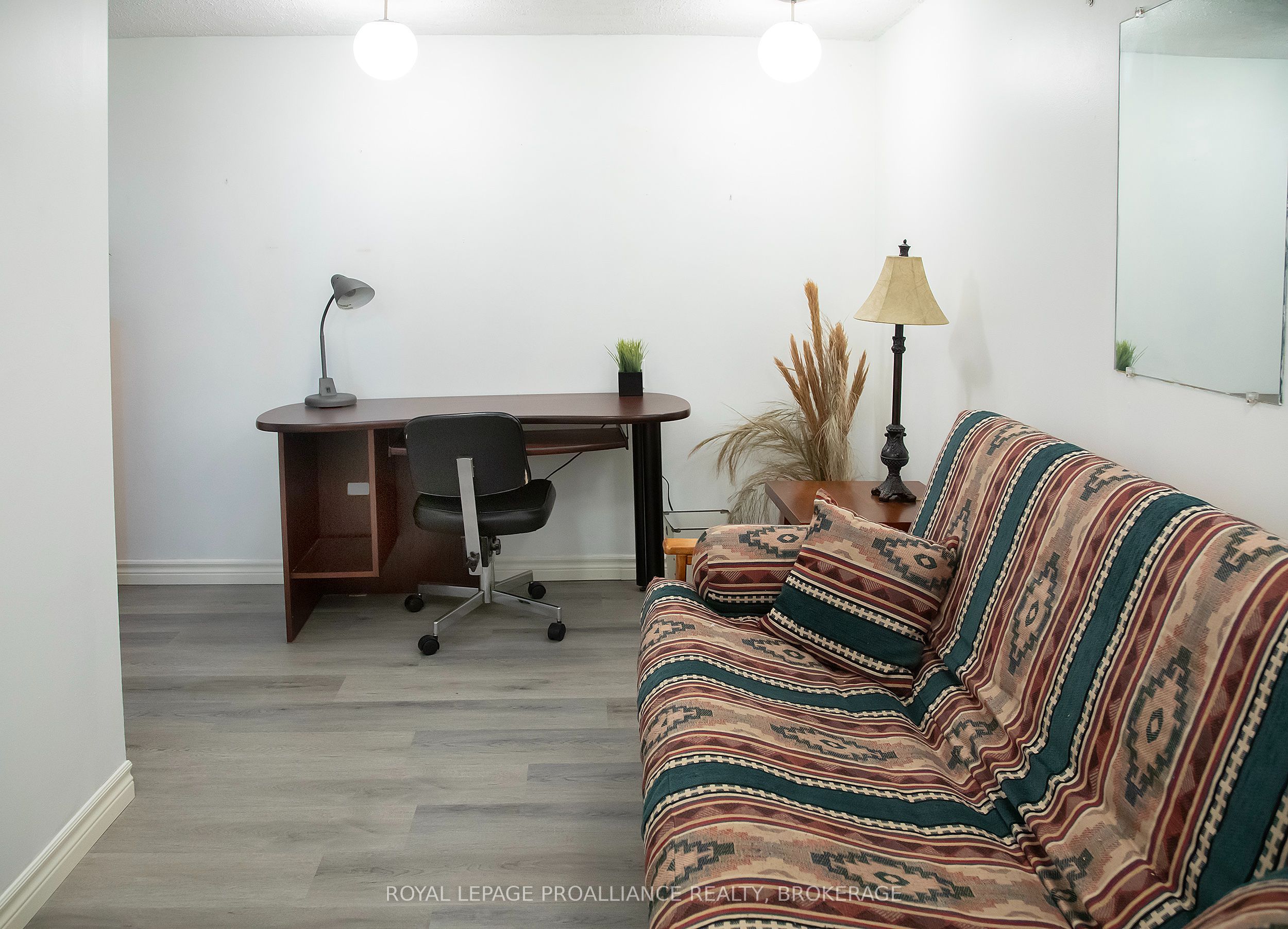717 Laidlaw Crescent Property Photo 18