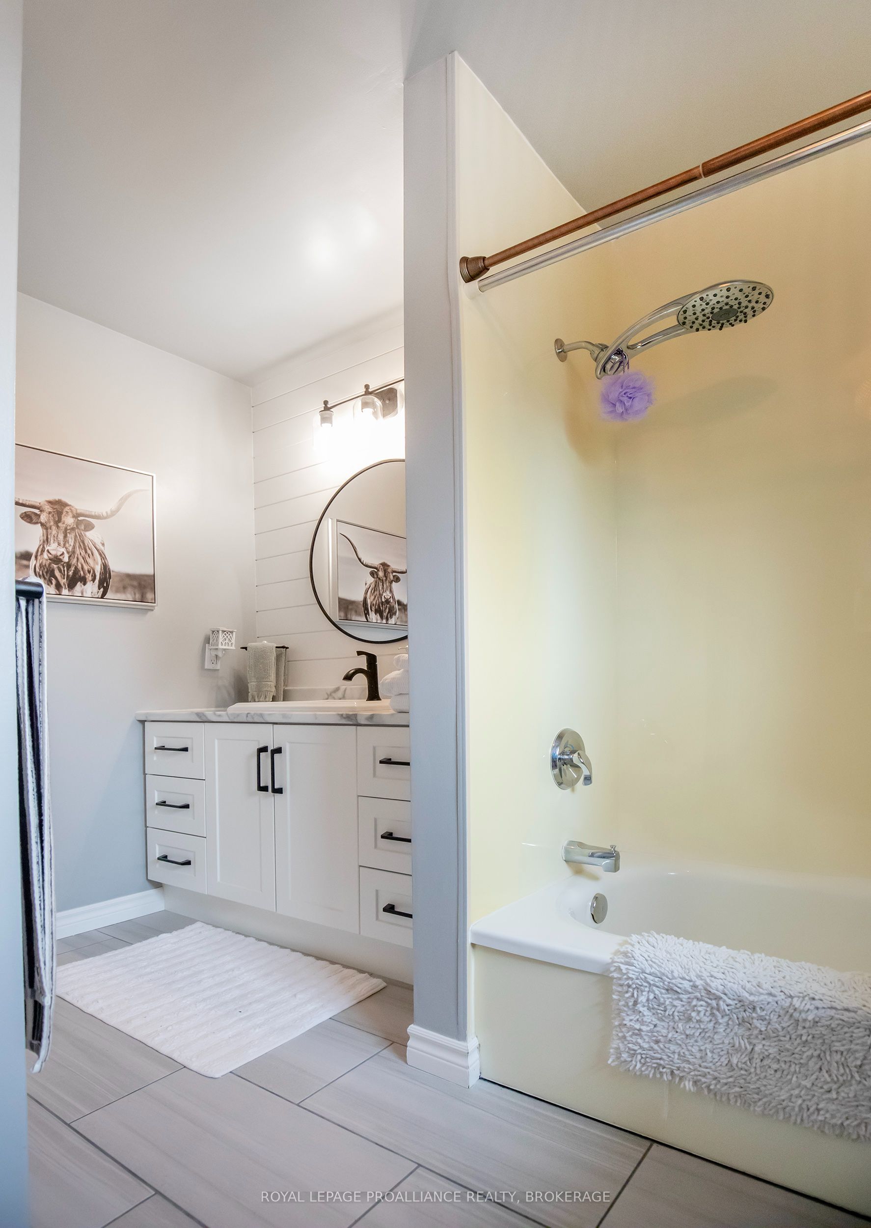 717 Laidlaw Crescent Property Photo 22