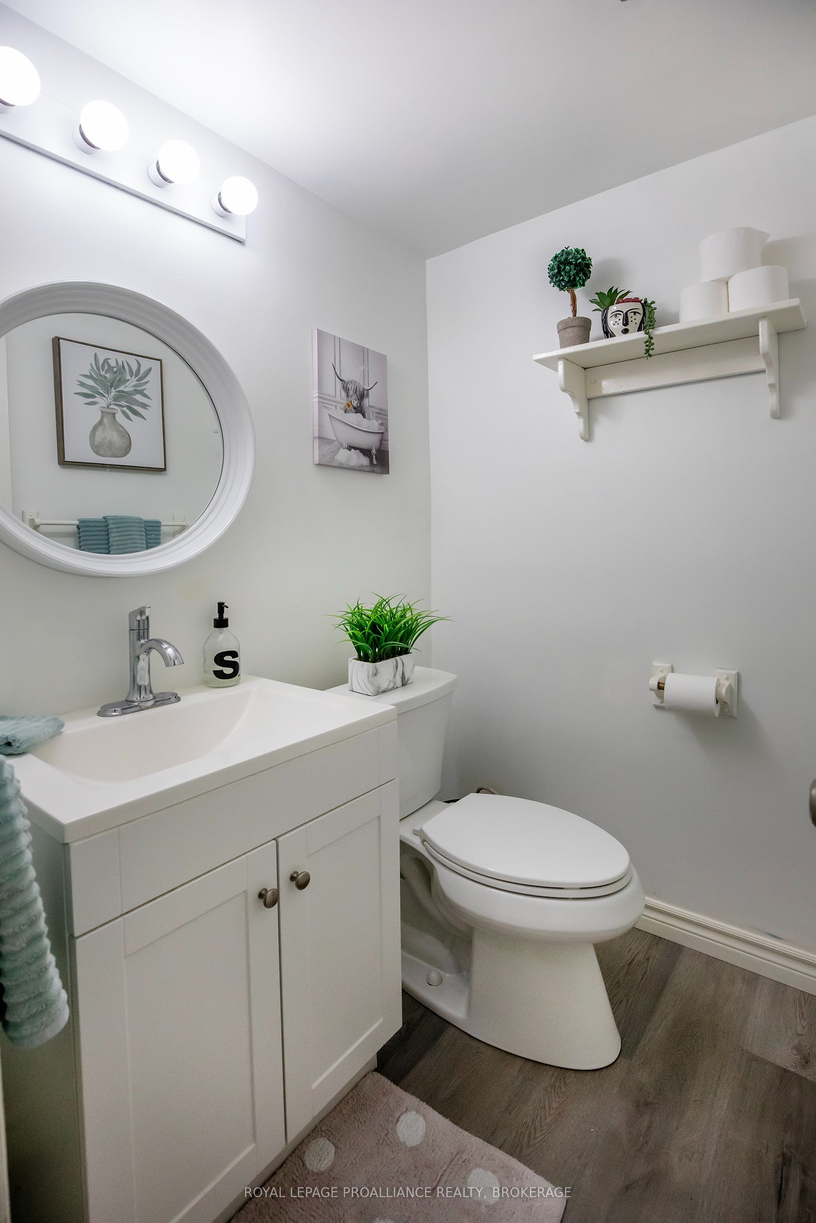717 Laidlaw Crescent Property Photo 23