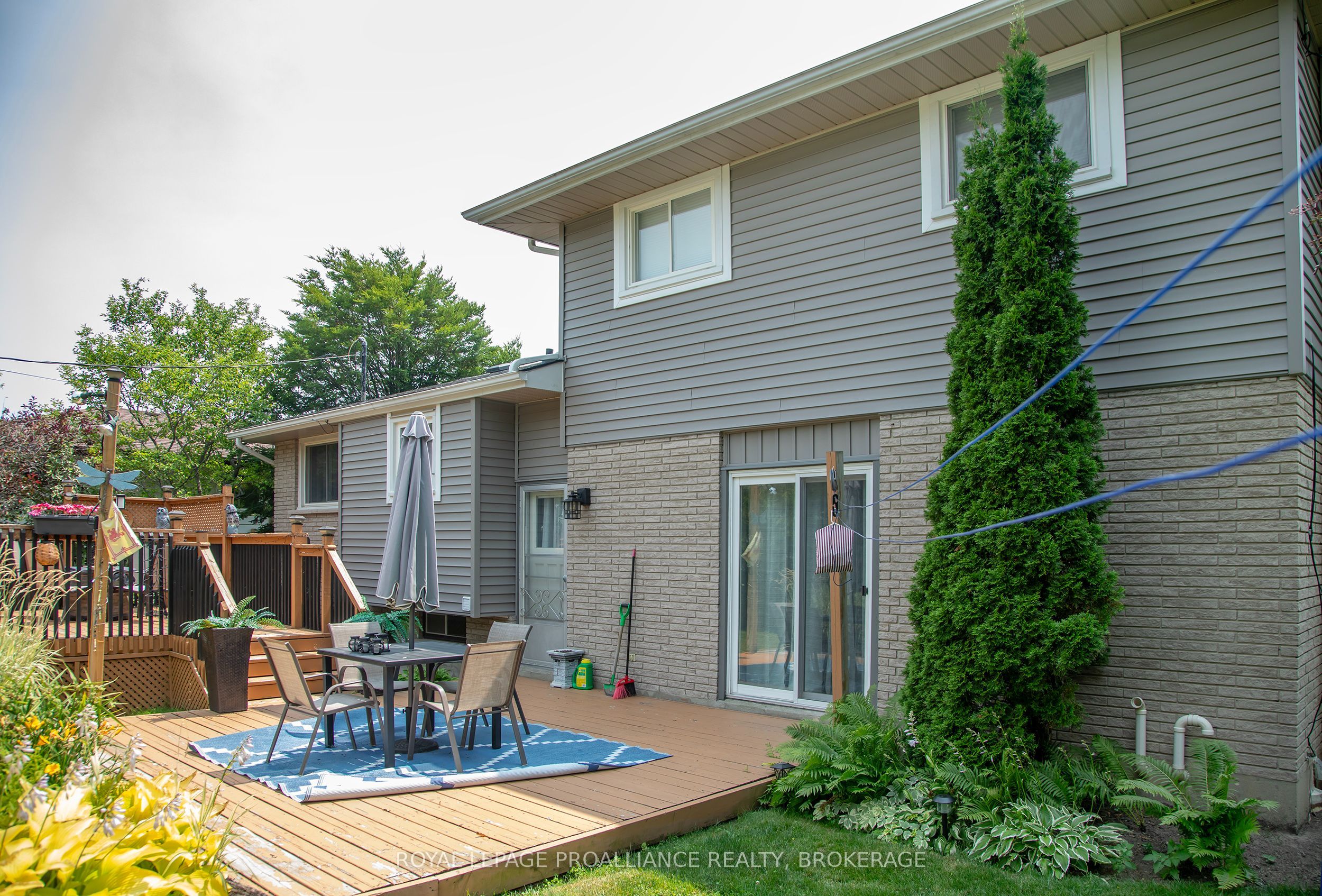 717 Laidlaw Crescent Property Photo 27