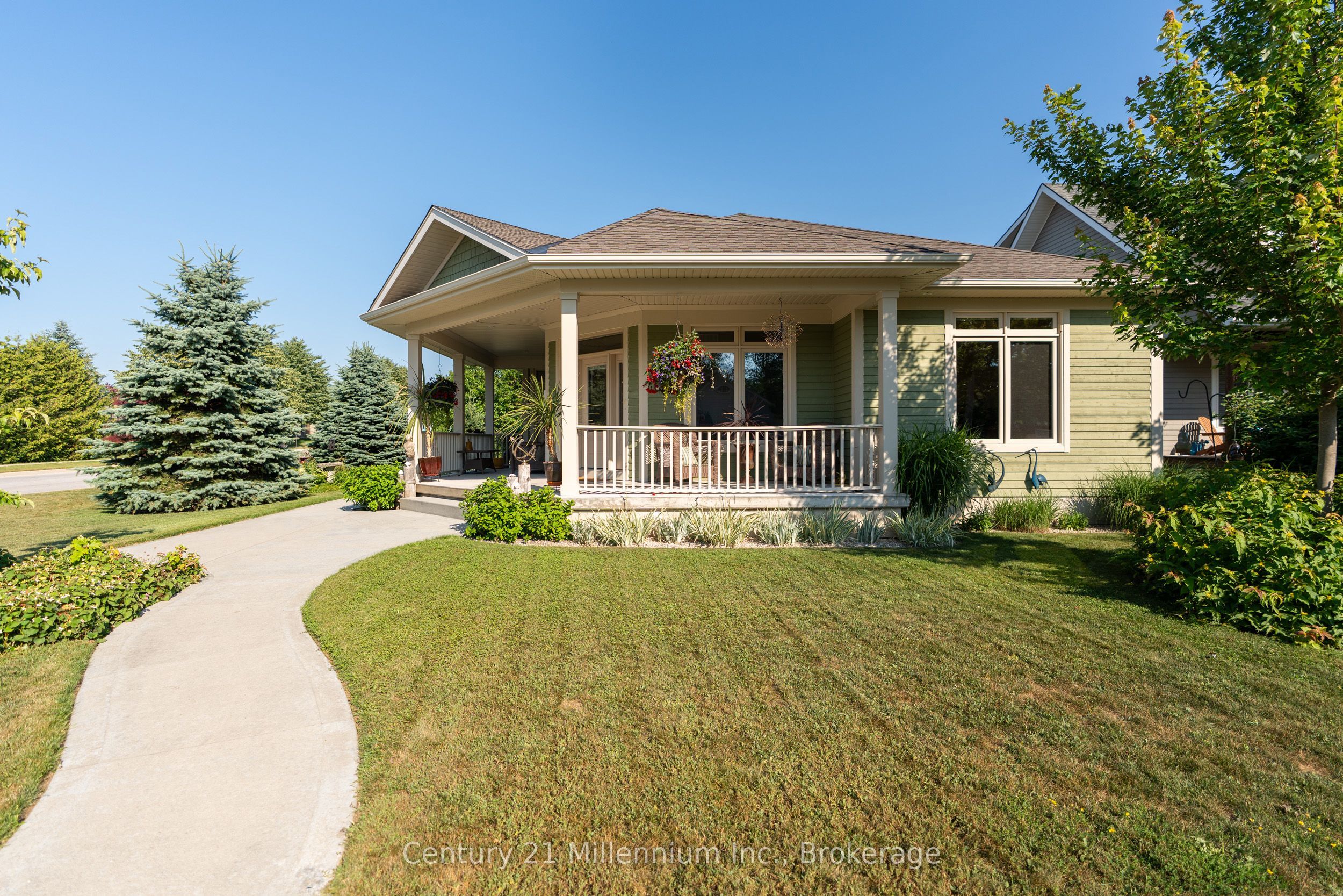 198 Emerald Drive Property Photo 3