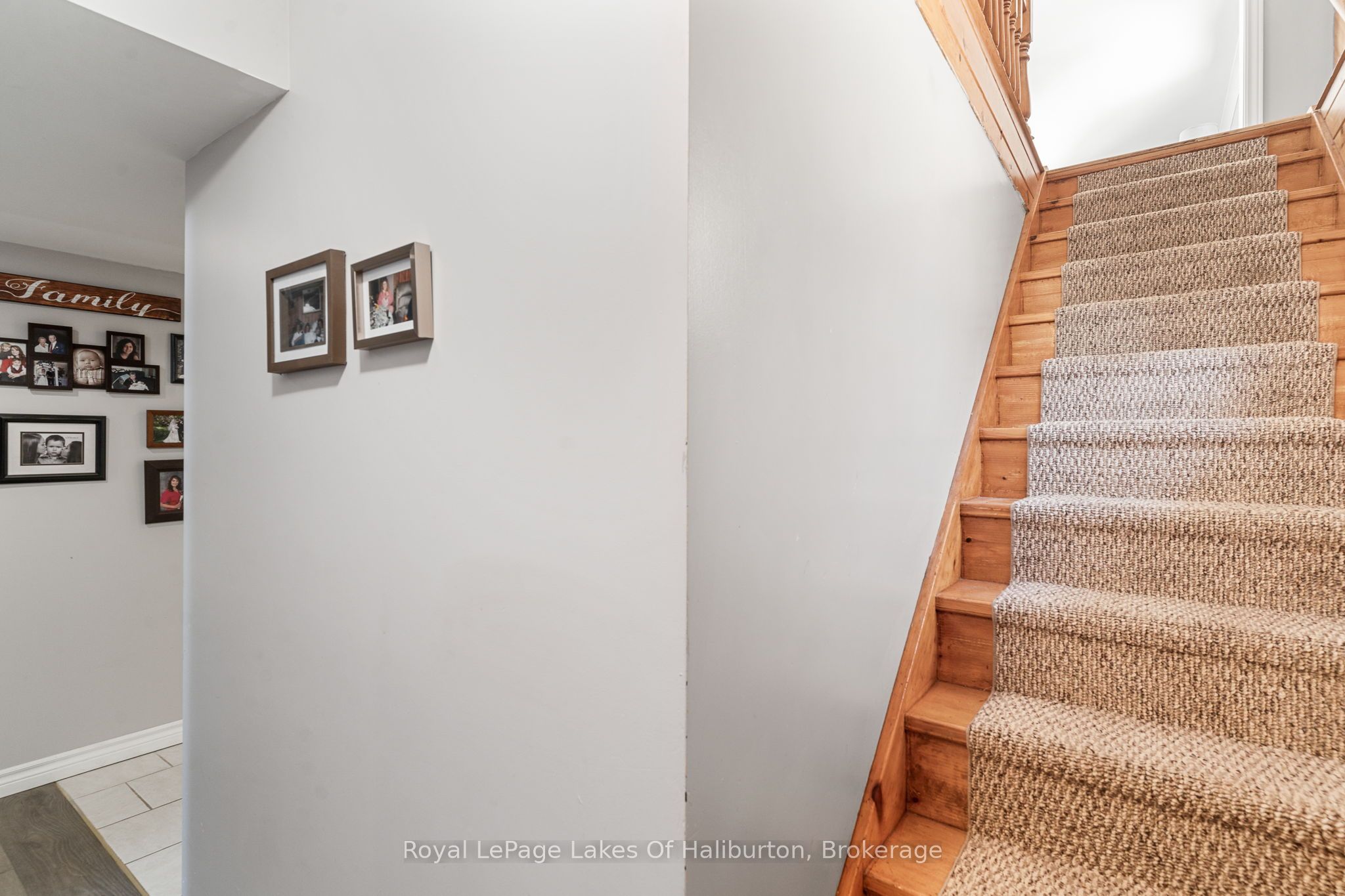 1096 Chelsea Lane Property Photo 25