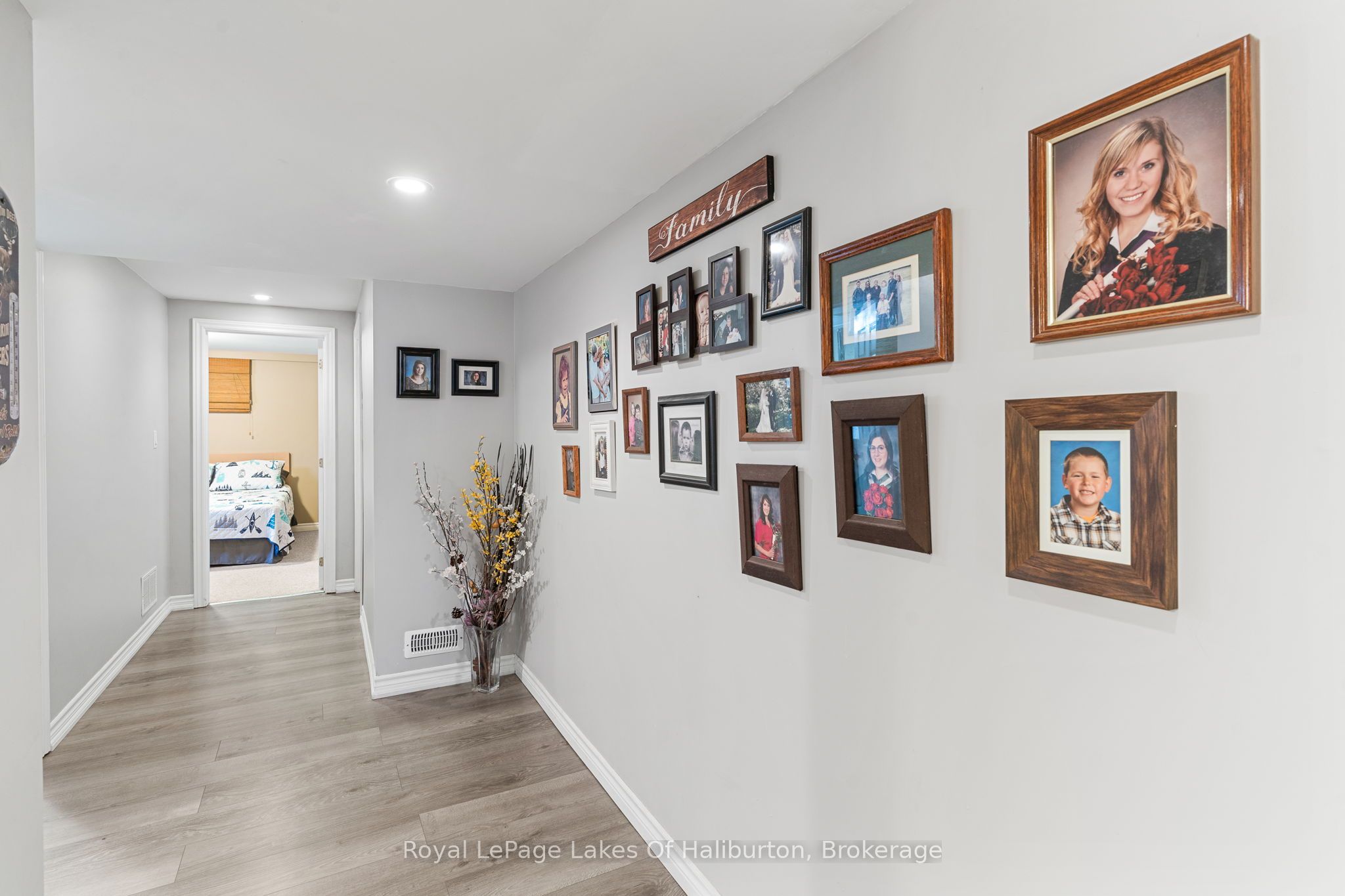 1096 Chelsea Lane Property Photo 29