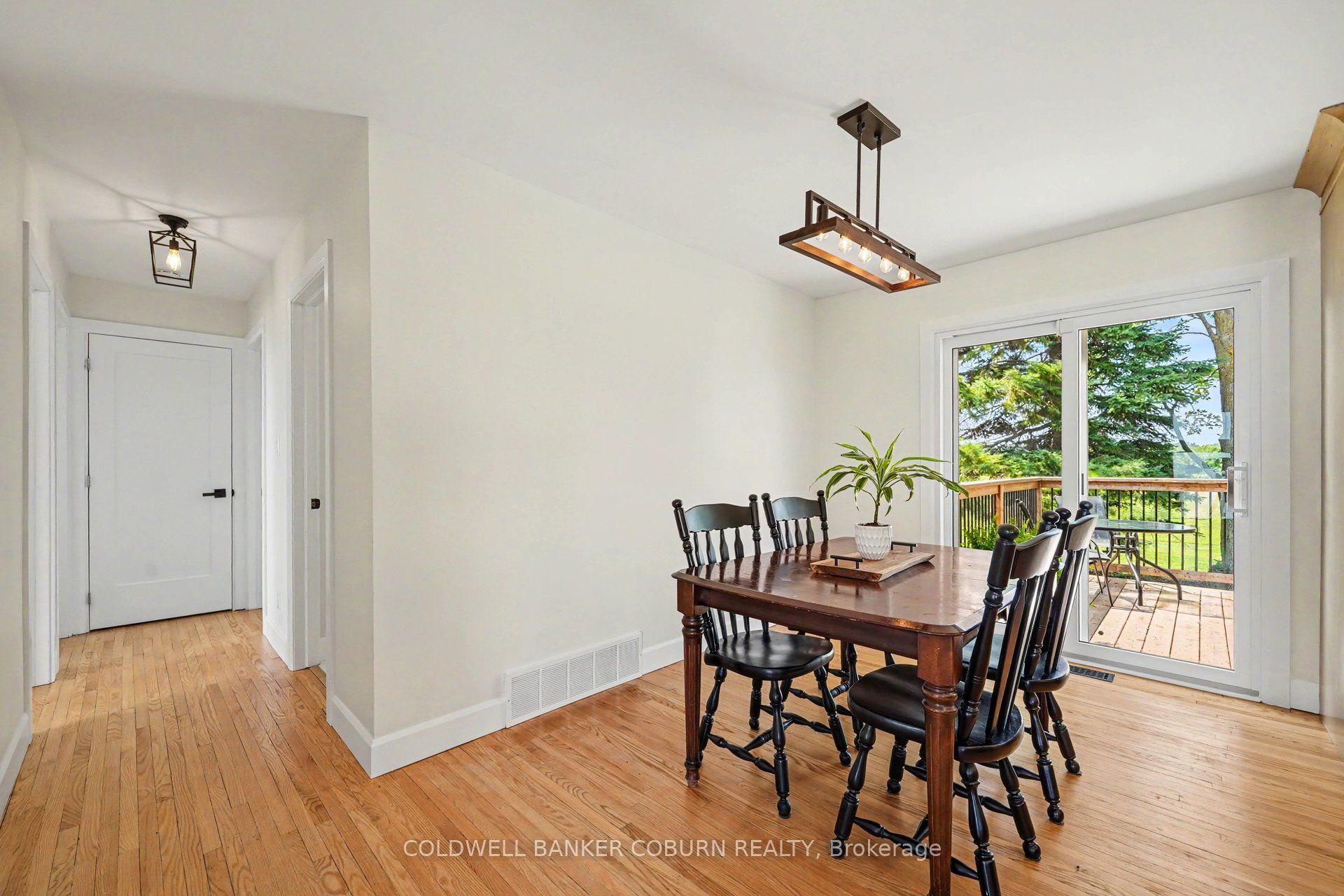 11895 Cloverdale Road Property Photo 6