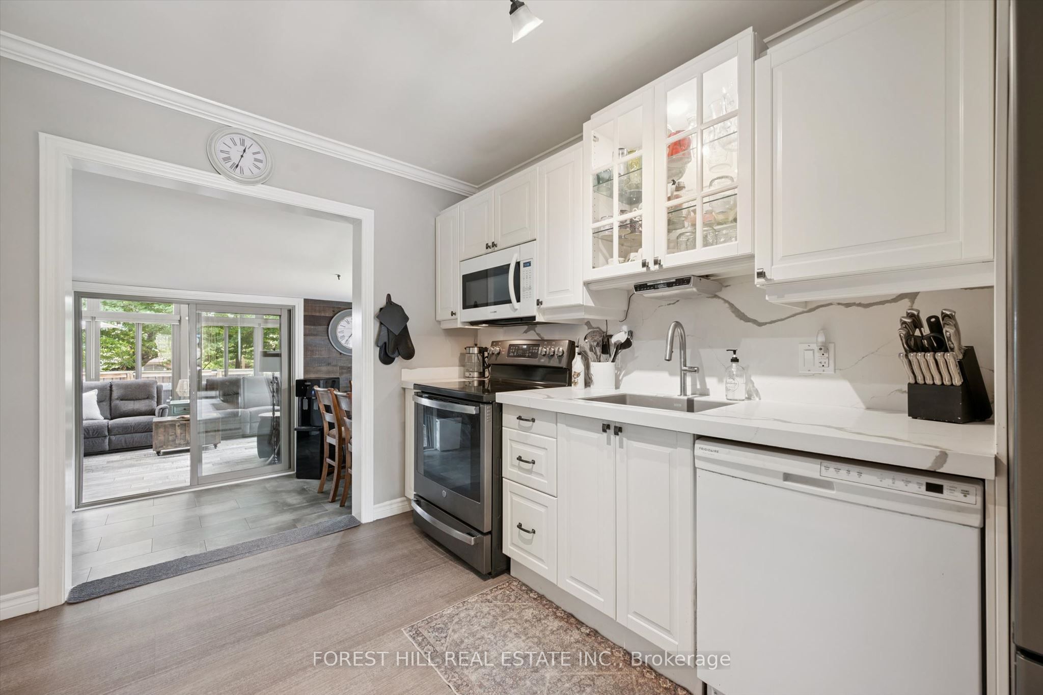 22 Sleeman Avenue Property Photo 11