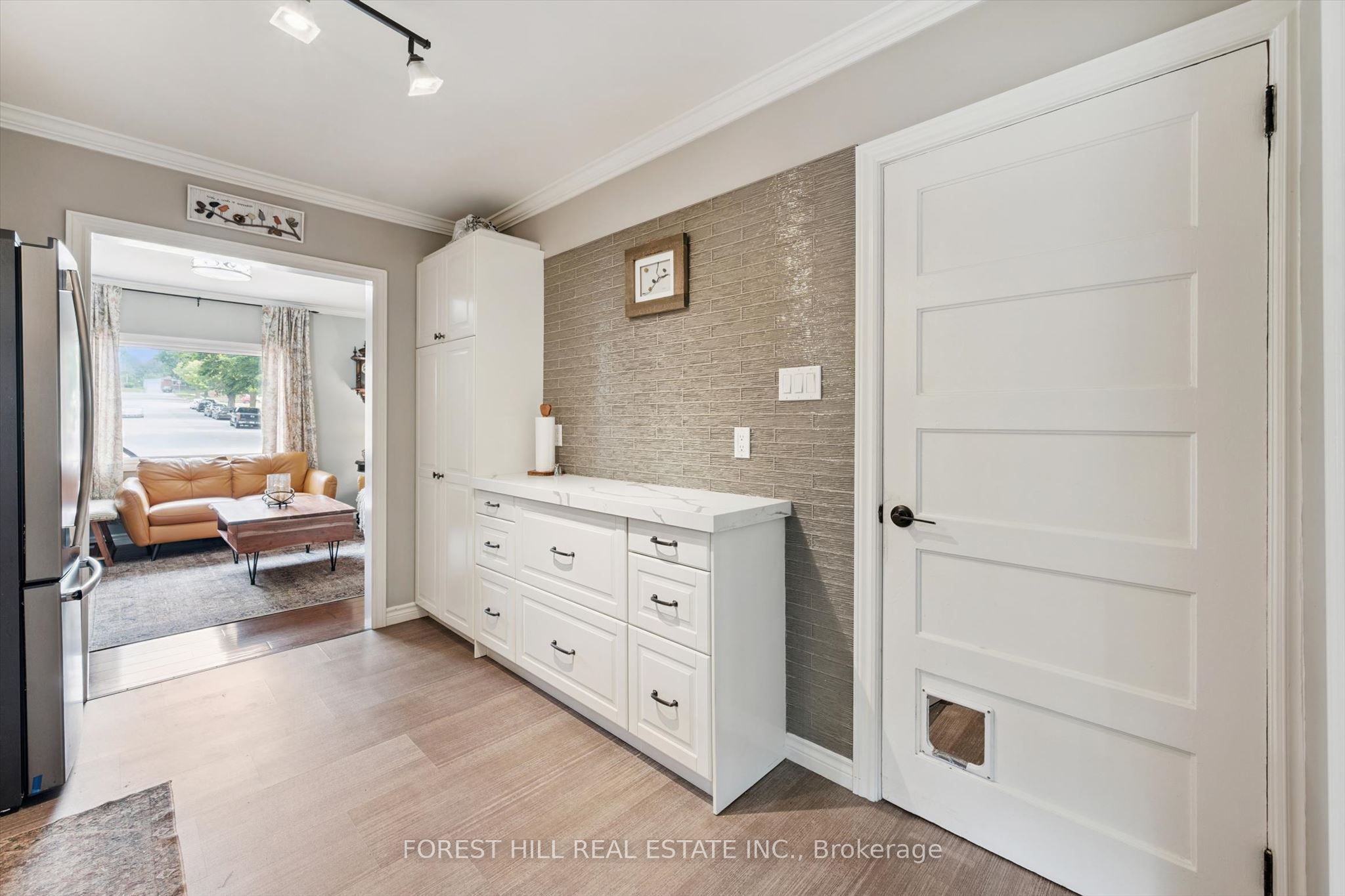 22 Sleeman Avenue Property Photo 12