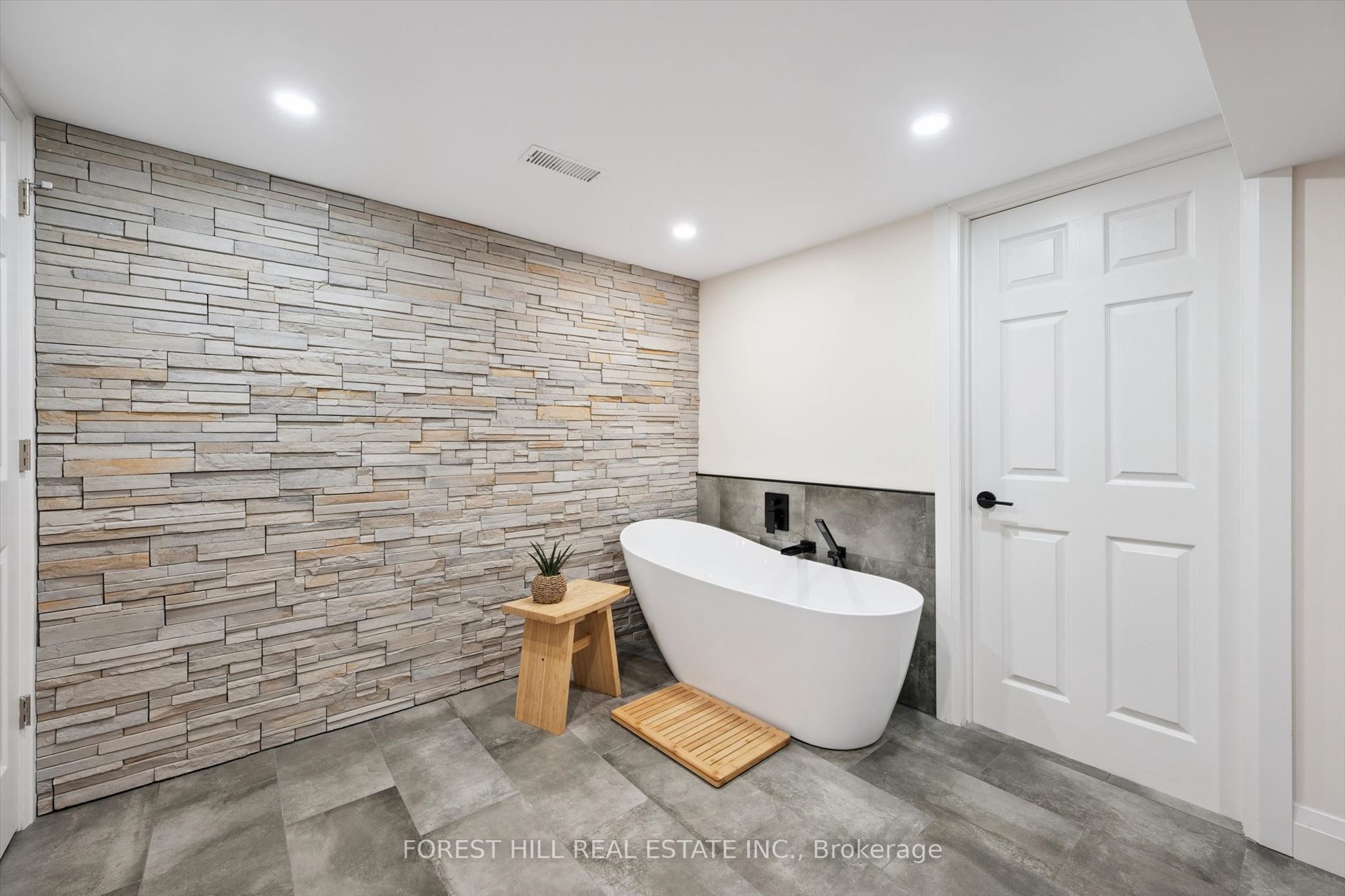 22 Sleeman Avenue Property Photo 22