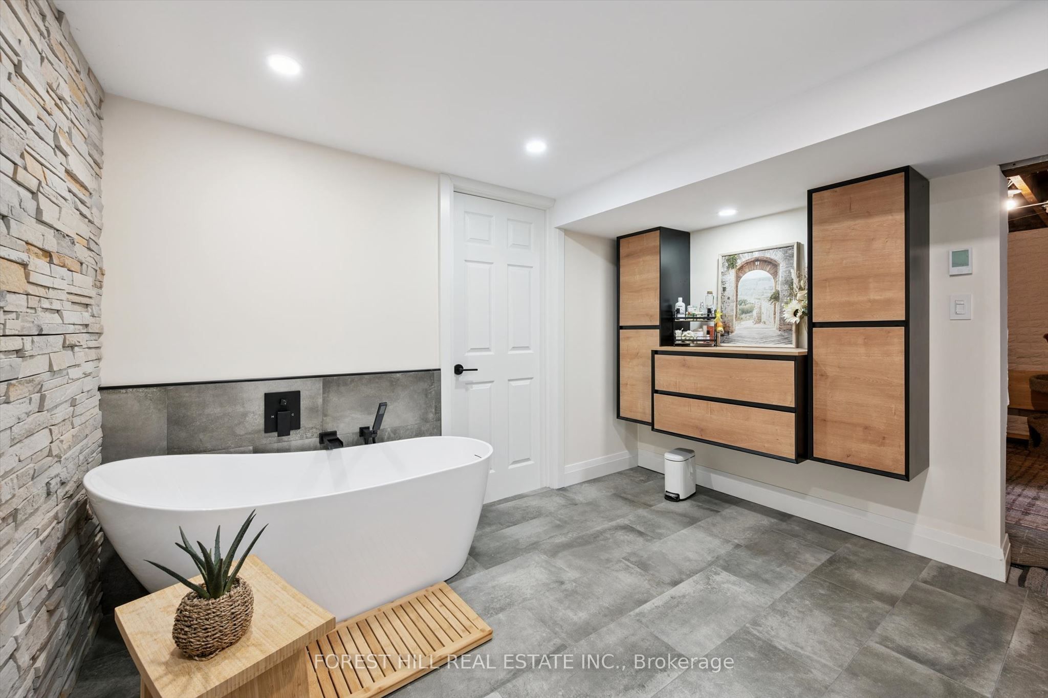 22 Sleeman Avenue Property Photo 23