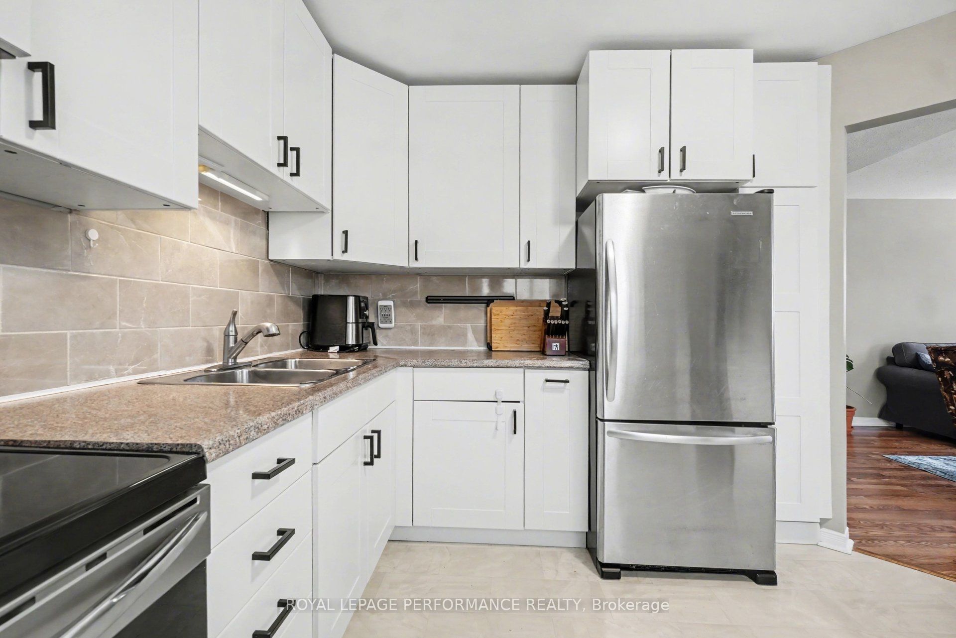 1403 Beaucourt Place Property Photo 8