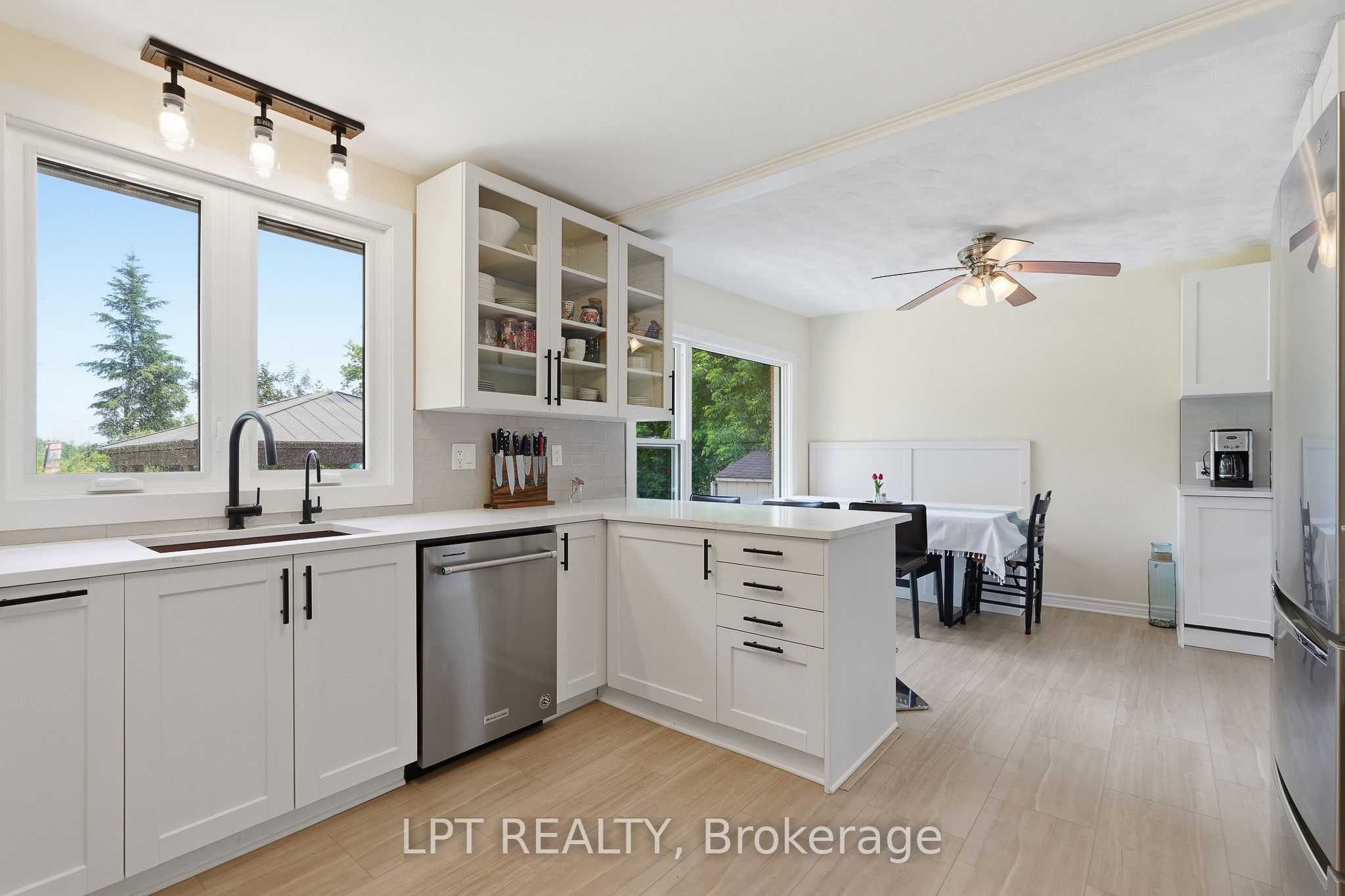 1467 Meadow Road N Property Photo 15