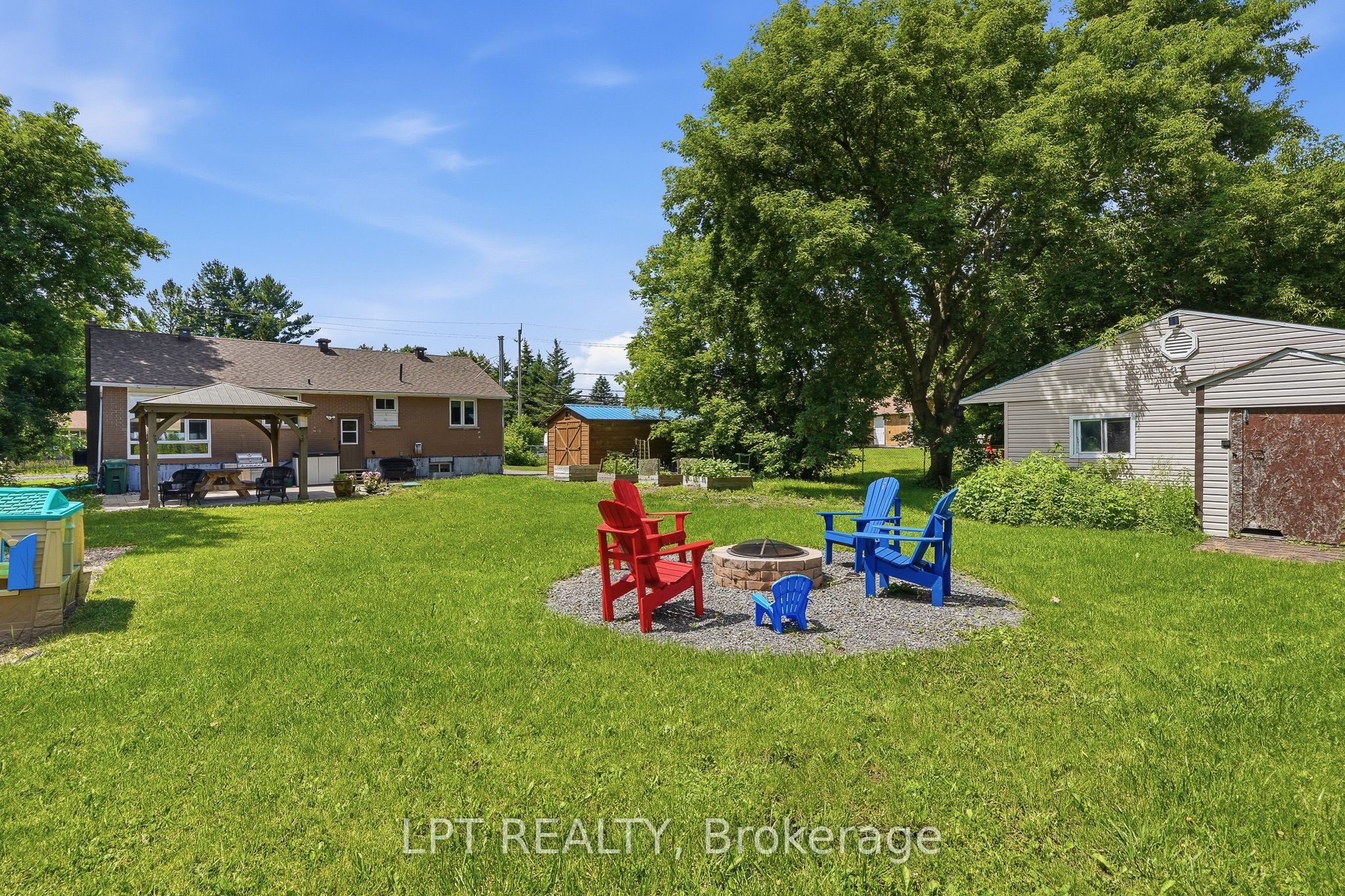 1467 Meadow Road N Property Photo 27