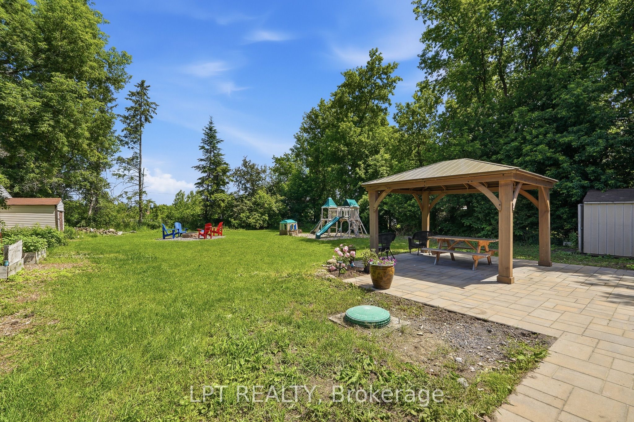 1467 Meadow Road N Property Photo 29
