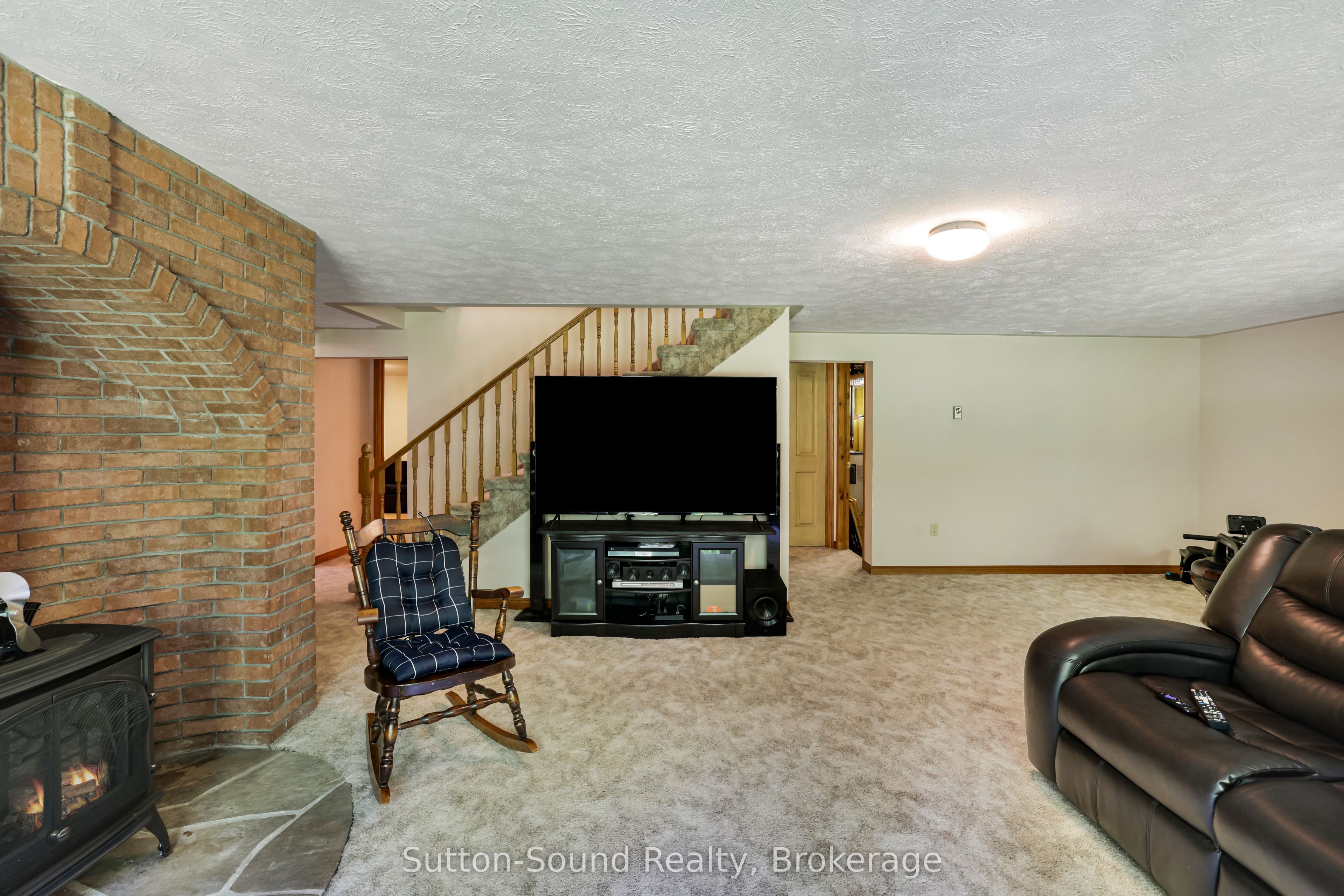 42 Carson Lake Crescent Property Photo 23