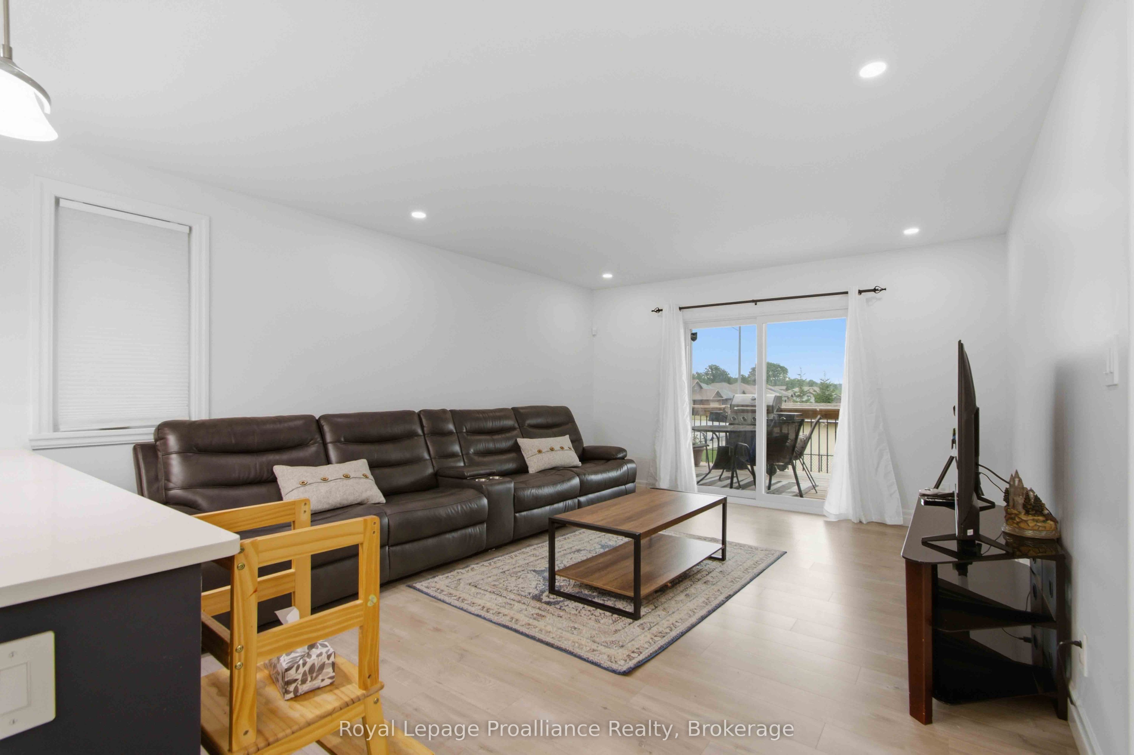 21 Cedar Park Crescent Property Photo 11