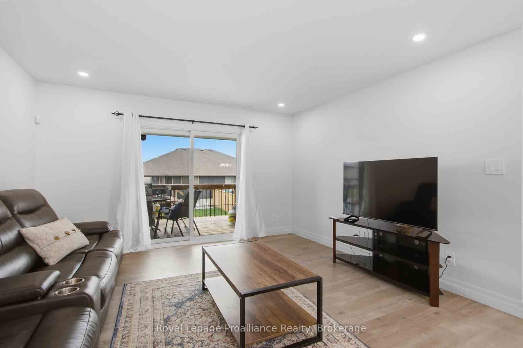 21 Cedar Park Crescent Property Photo 12