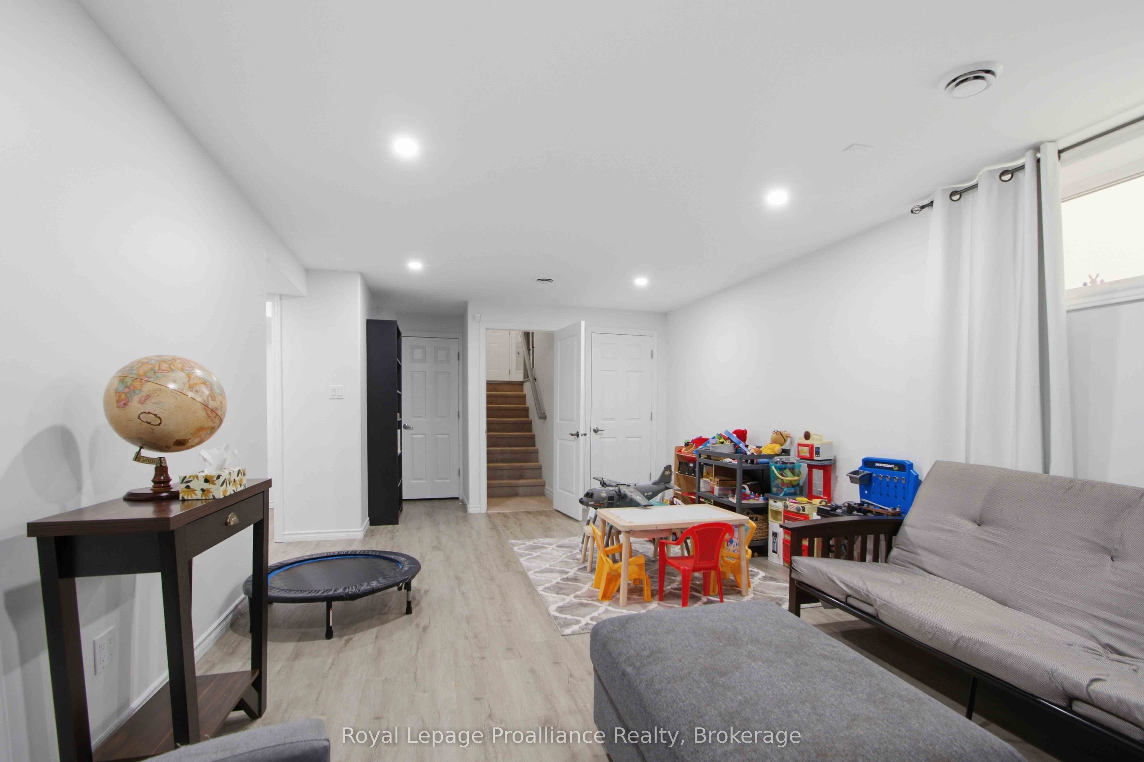 21 Cedar Park Crescent Property Photo 21