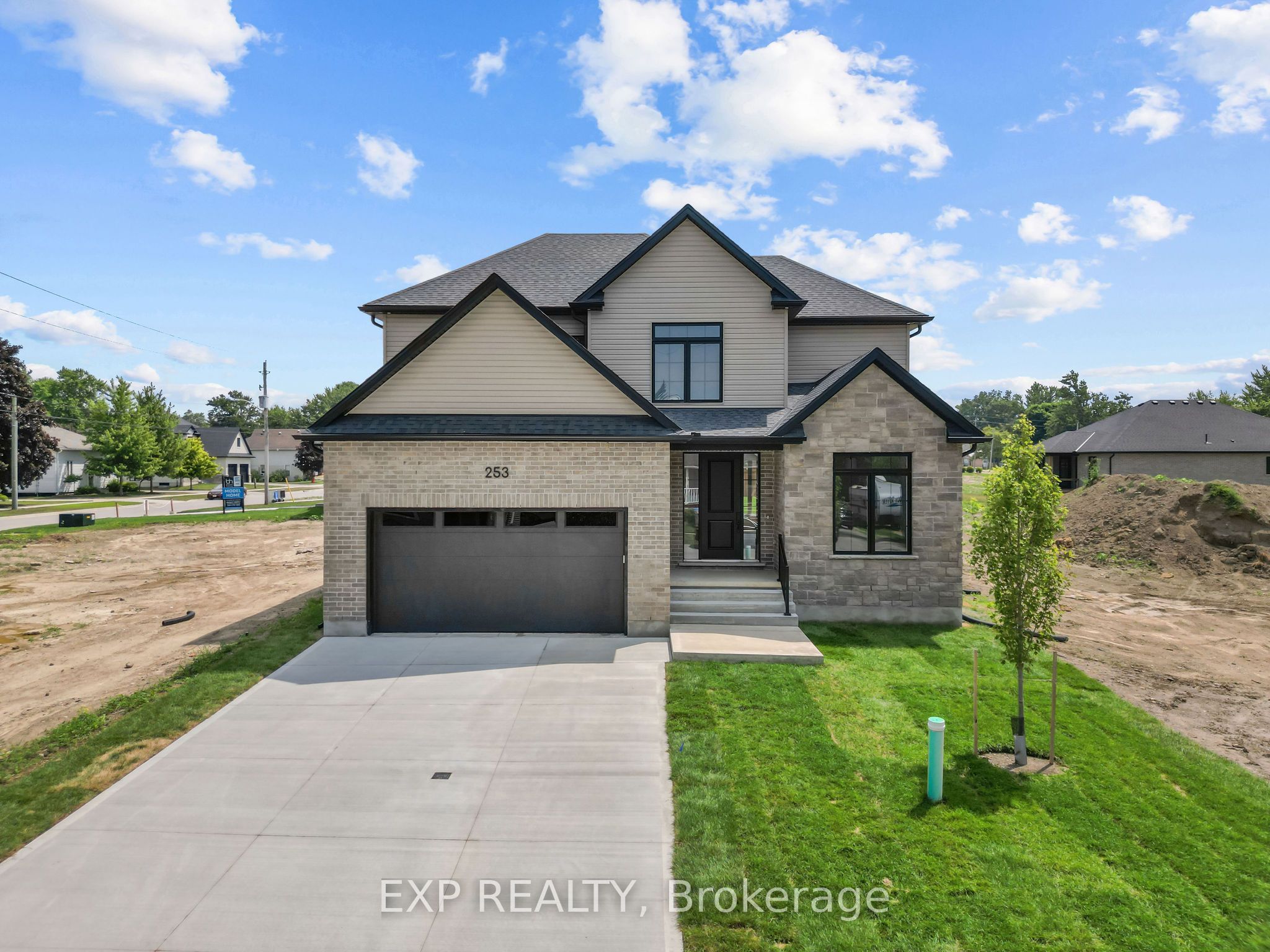 253 John Street Property Photo 1