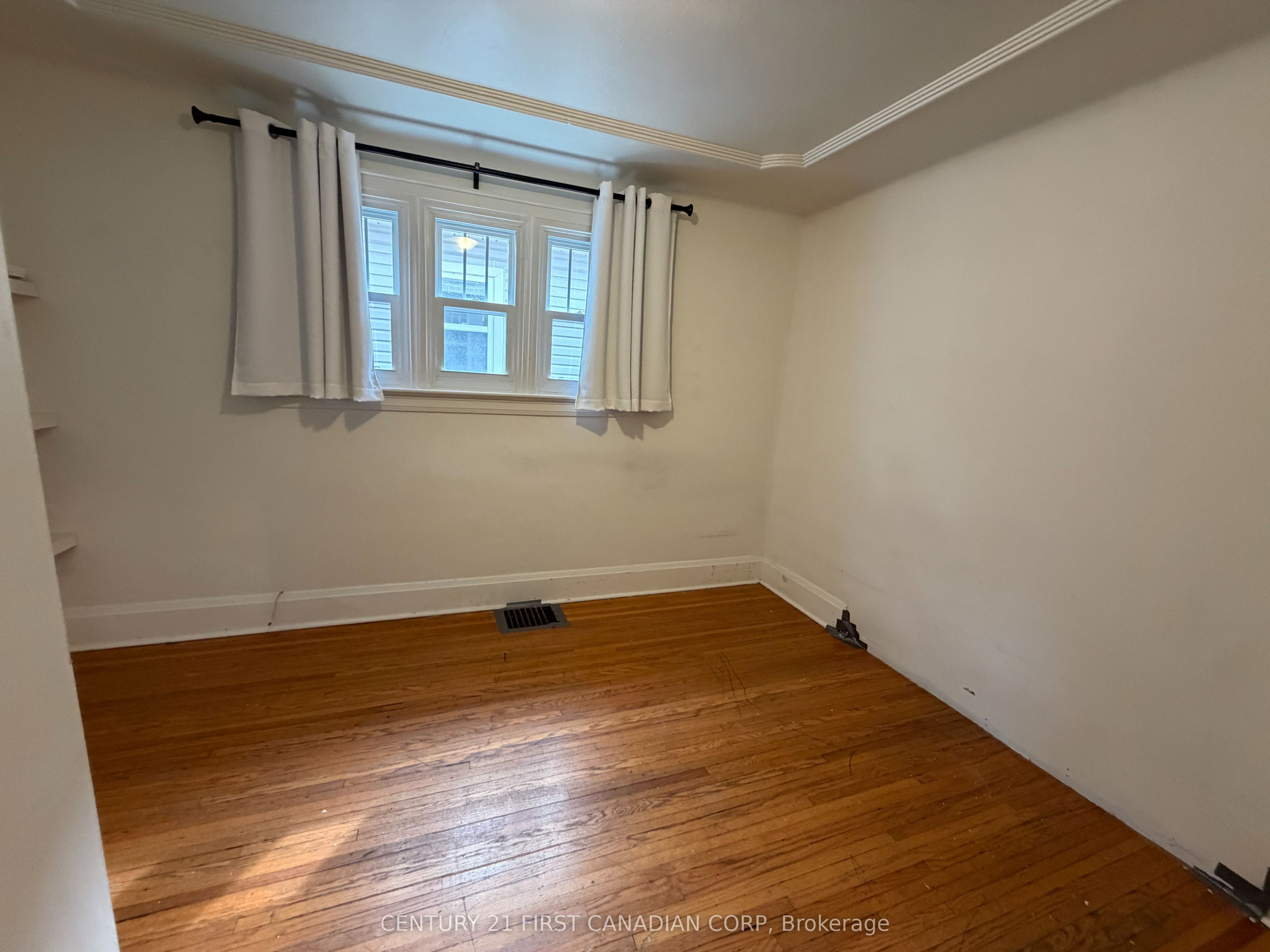 200 Huron Street Property Photo 10