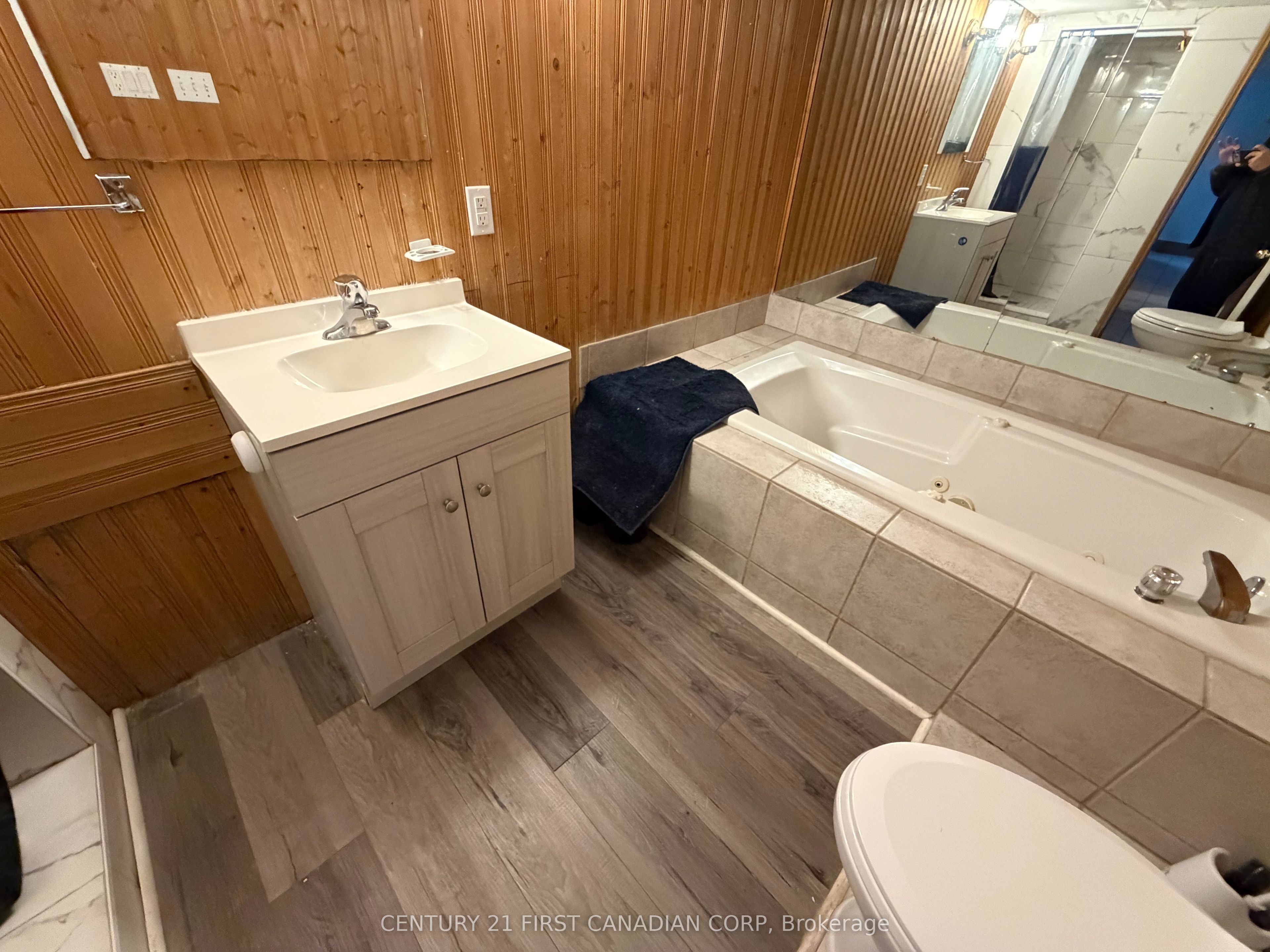 200 Huron Street Property Photo 12