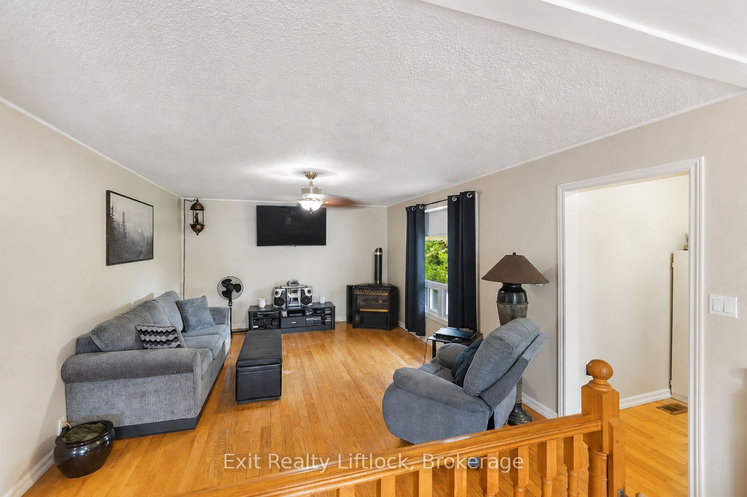 2 Edgewood Avenue Property Photo 10