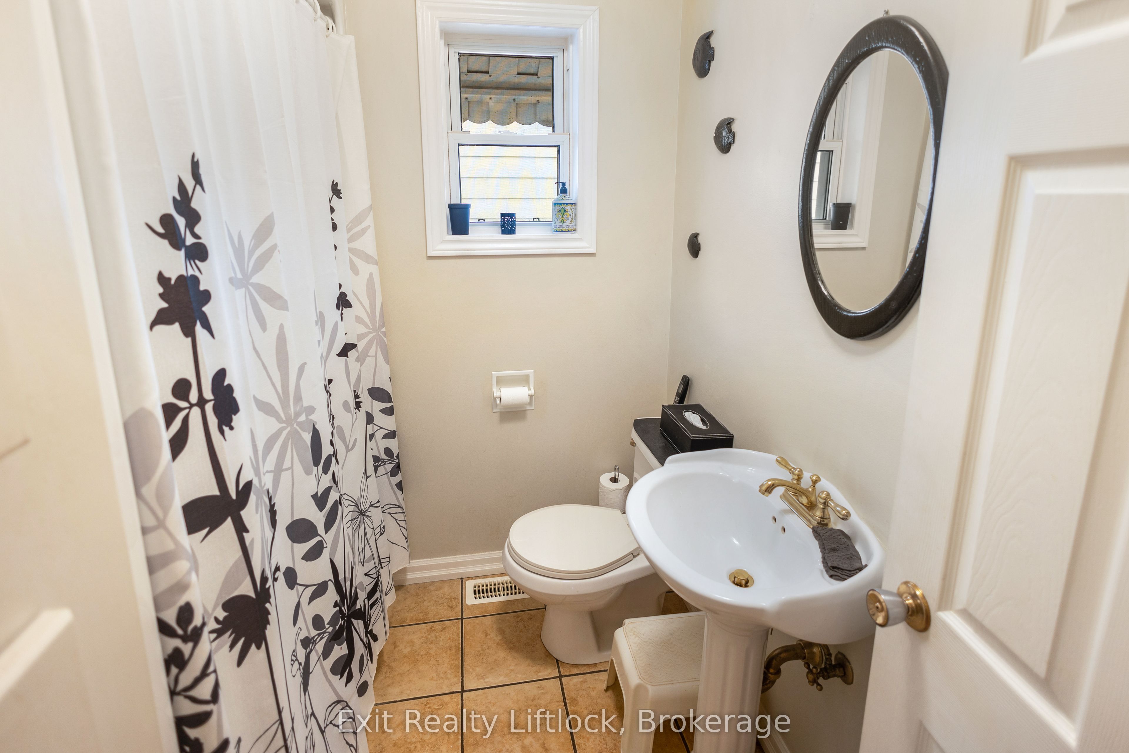 2 Edgewood Avenue Property Photo 12