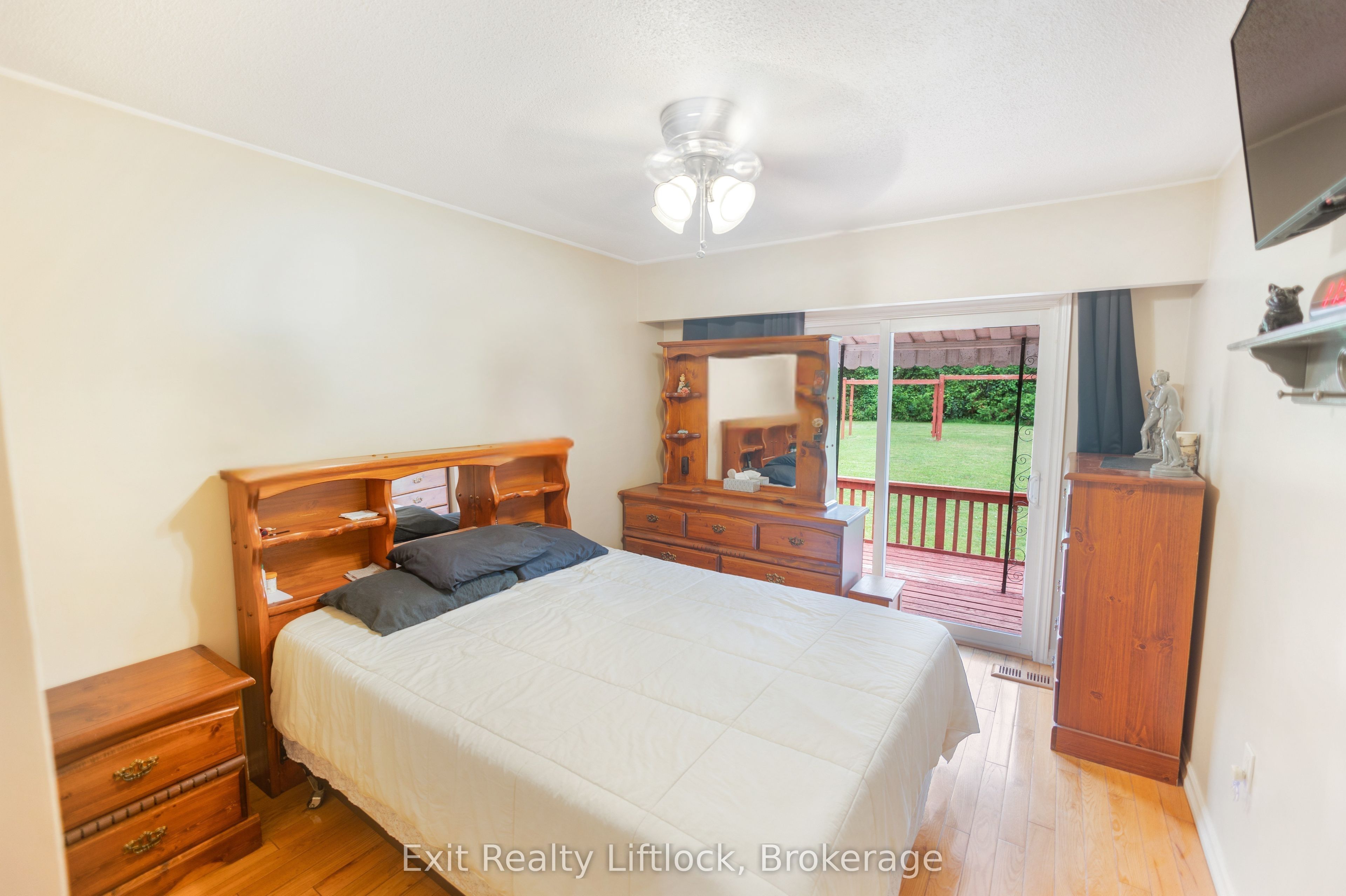 2 Edgewood Avenue Property Photo 13