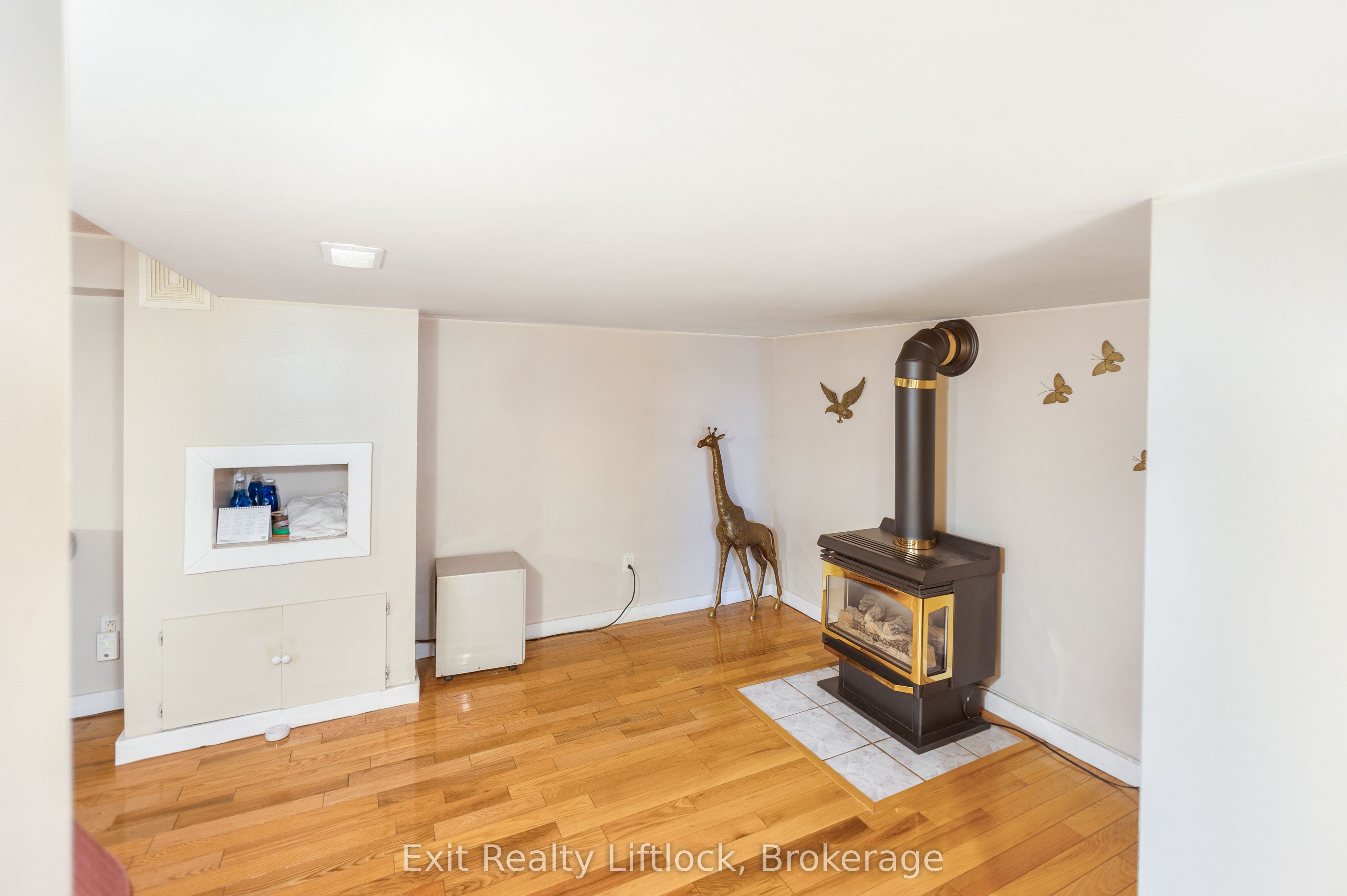 2 Edgewood Avenue Property Photo 17