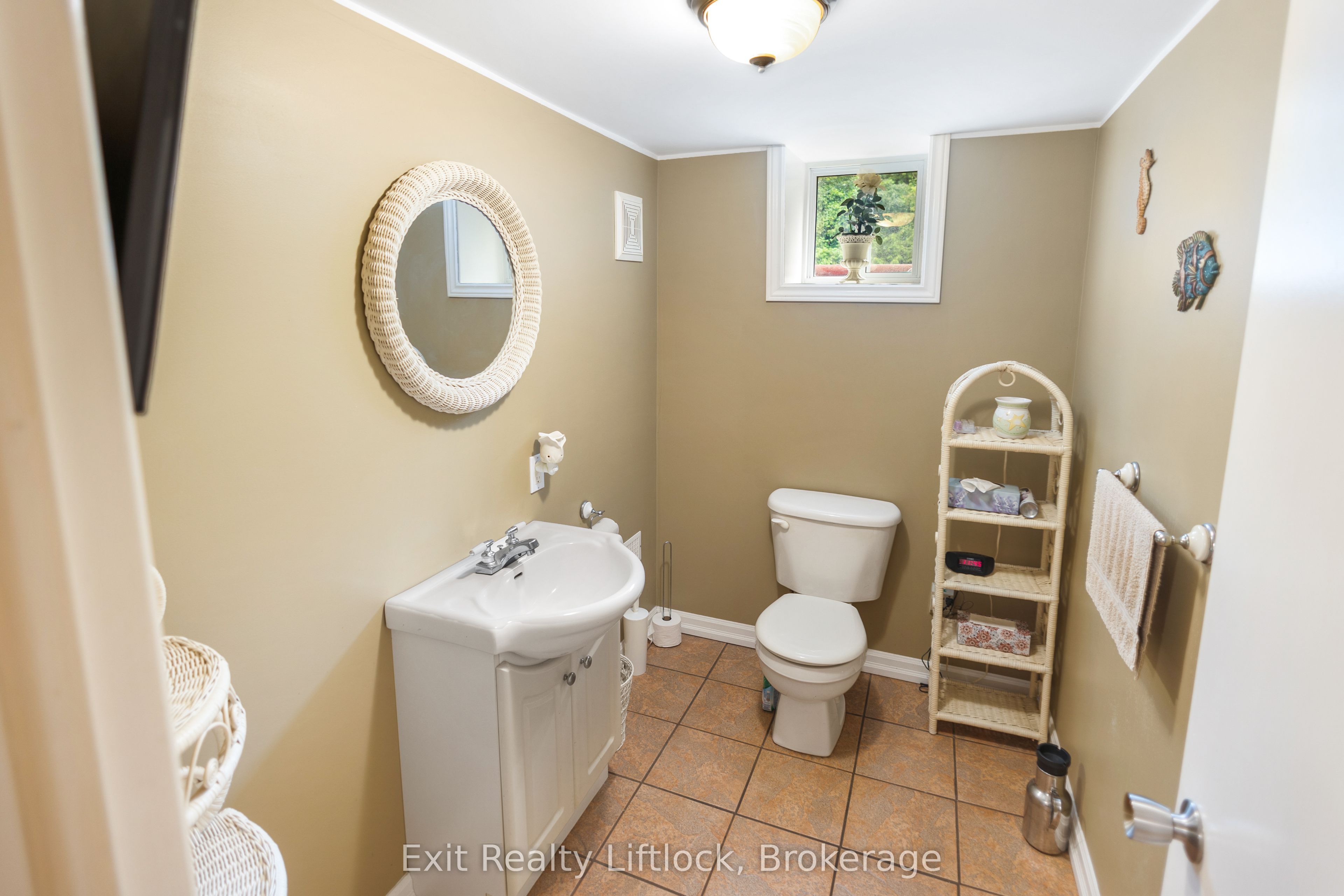 2 Edgewood Avenue Property Photo 23