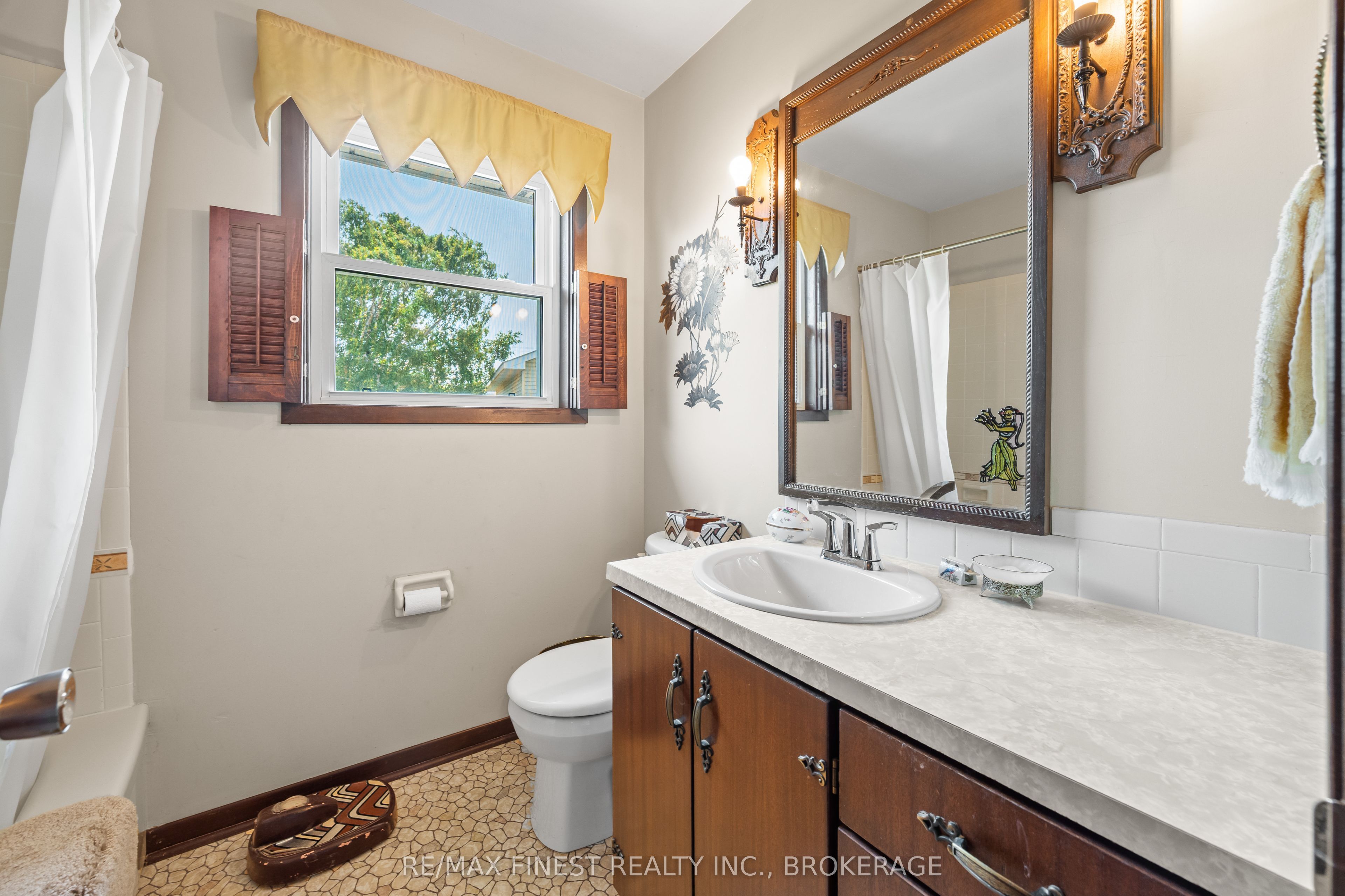 396 Highway 96 Property Photo 6