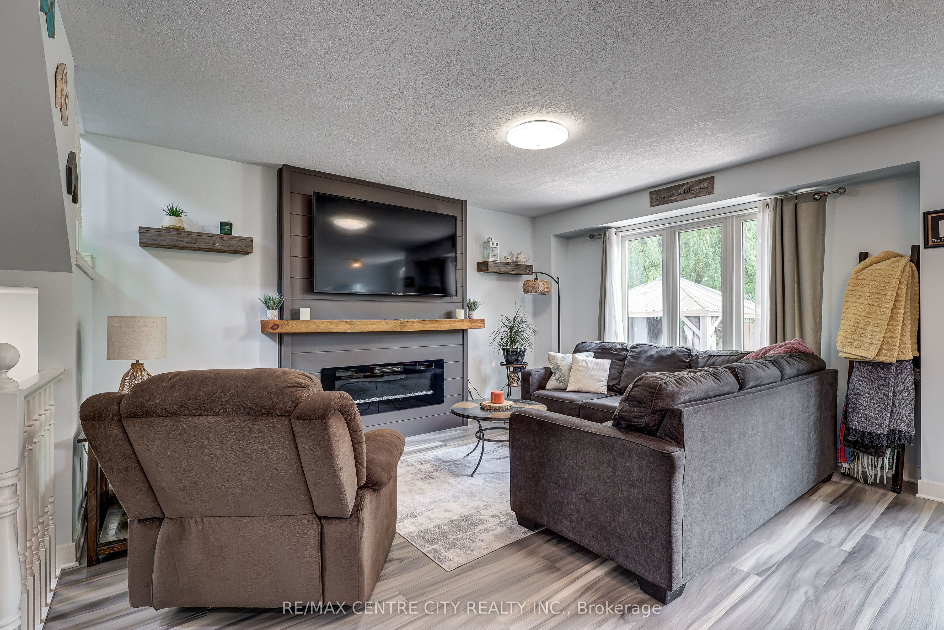 15 Schreyer Drive Property Photo 10