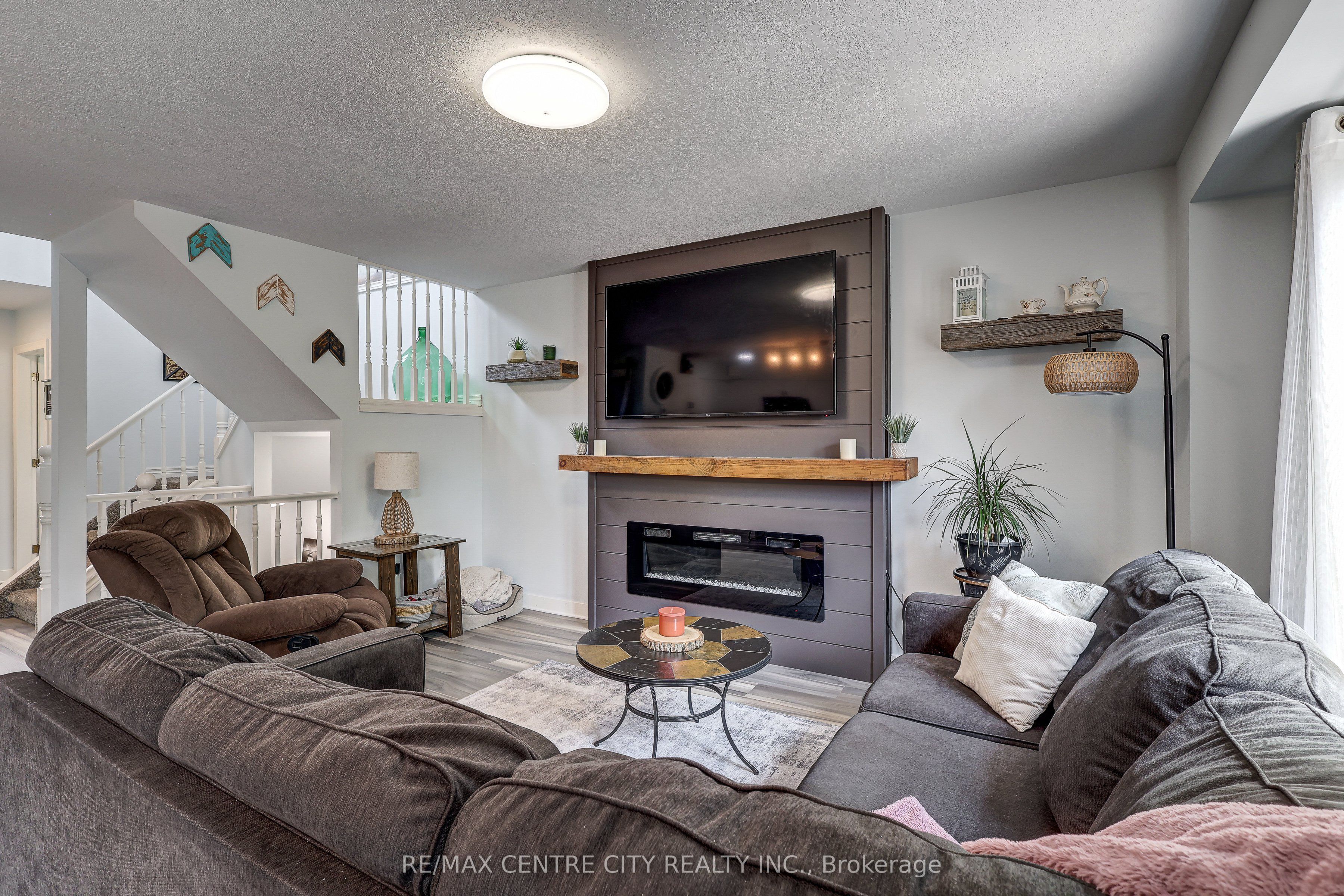 15 Schreyer Drive Property Photo 12