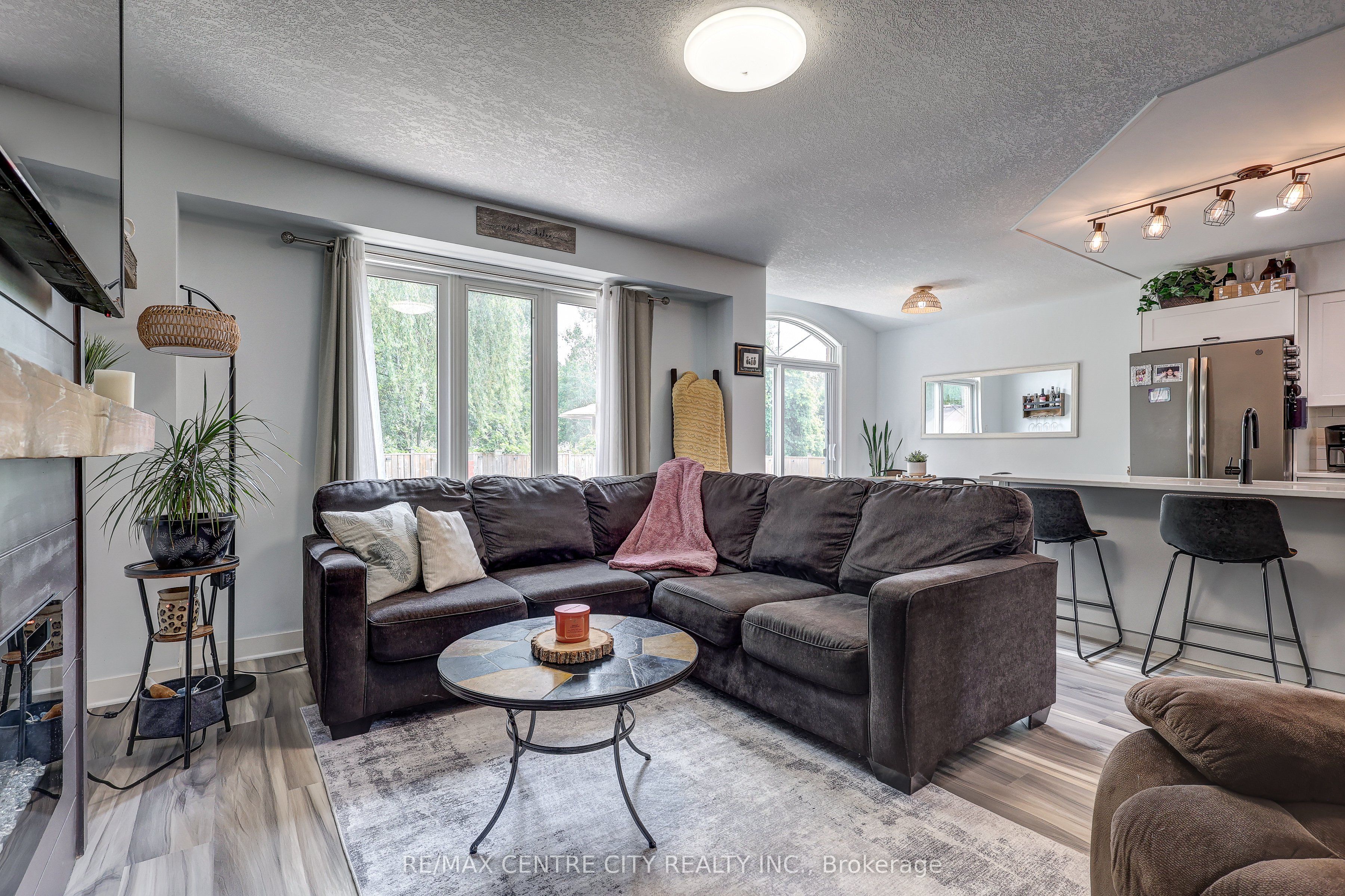 15 Schreyer Drive Property Photo 13
