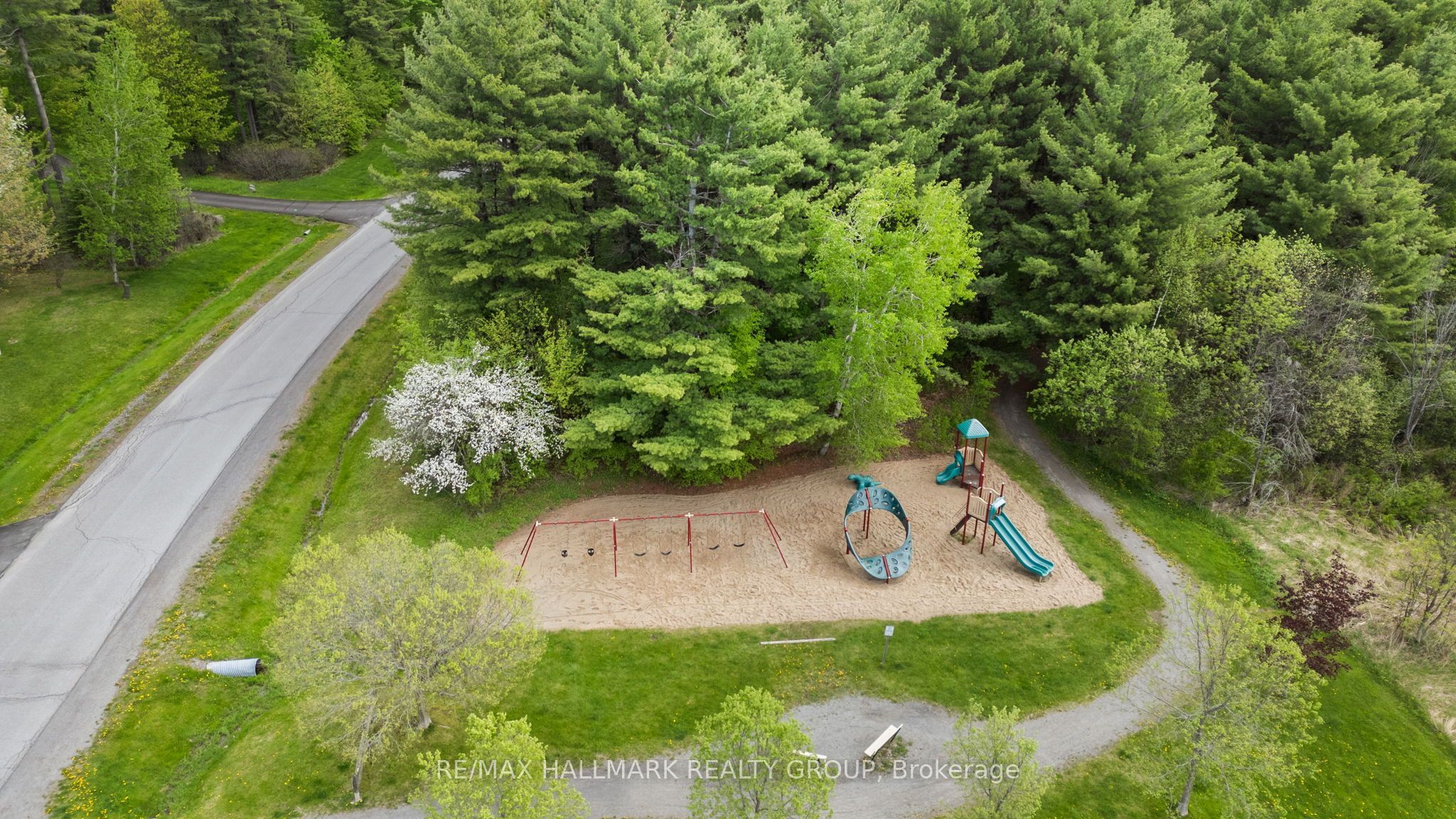 137 Goodman Drive Property Photo 41