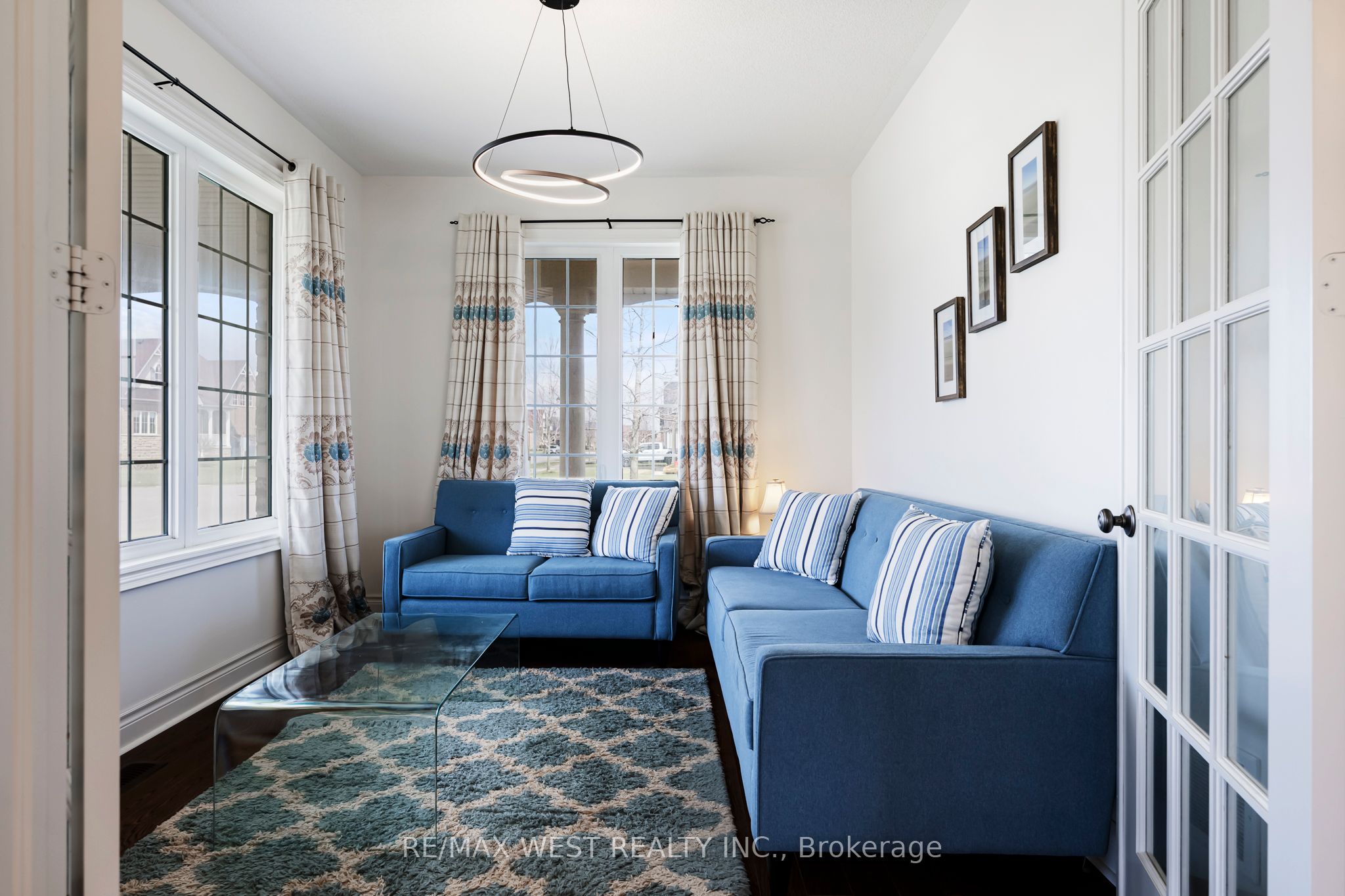 10 Stonegate Avenue Property Photo 4