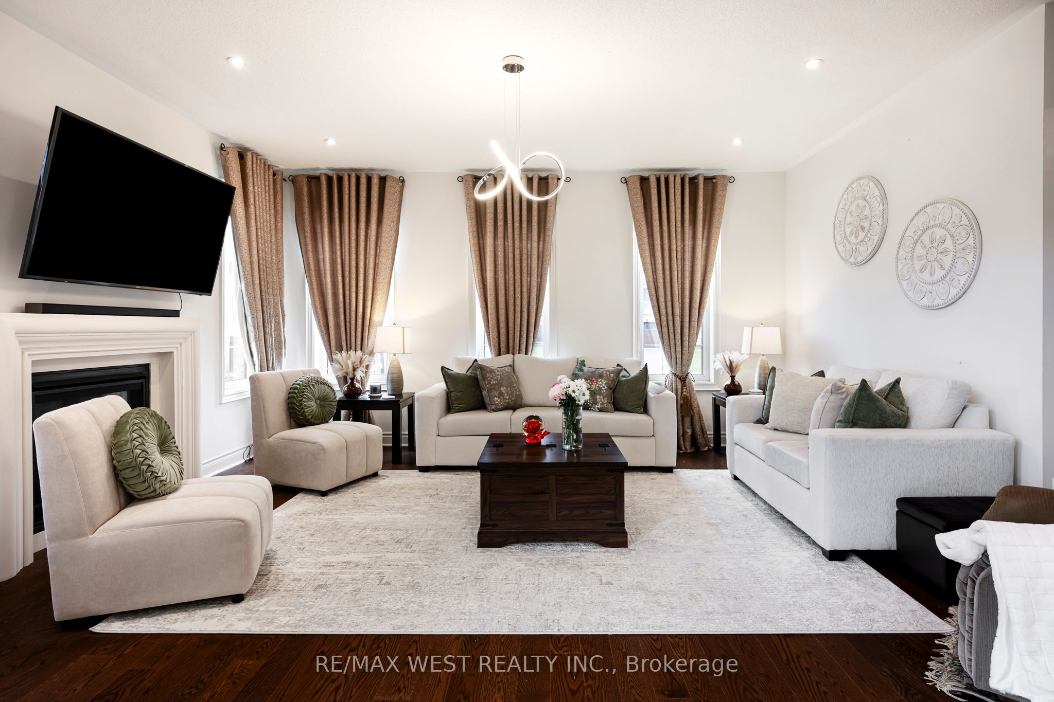 10 Stonegate Avenue Property Photo 9