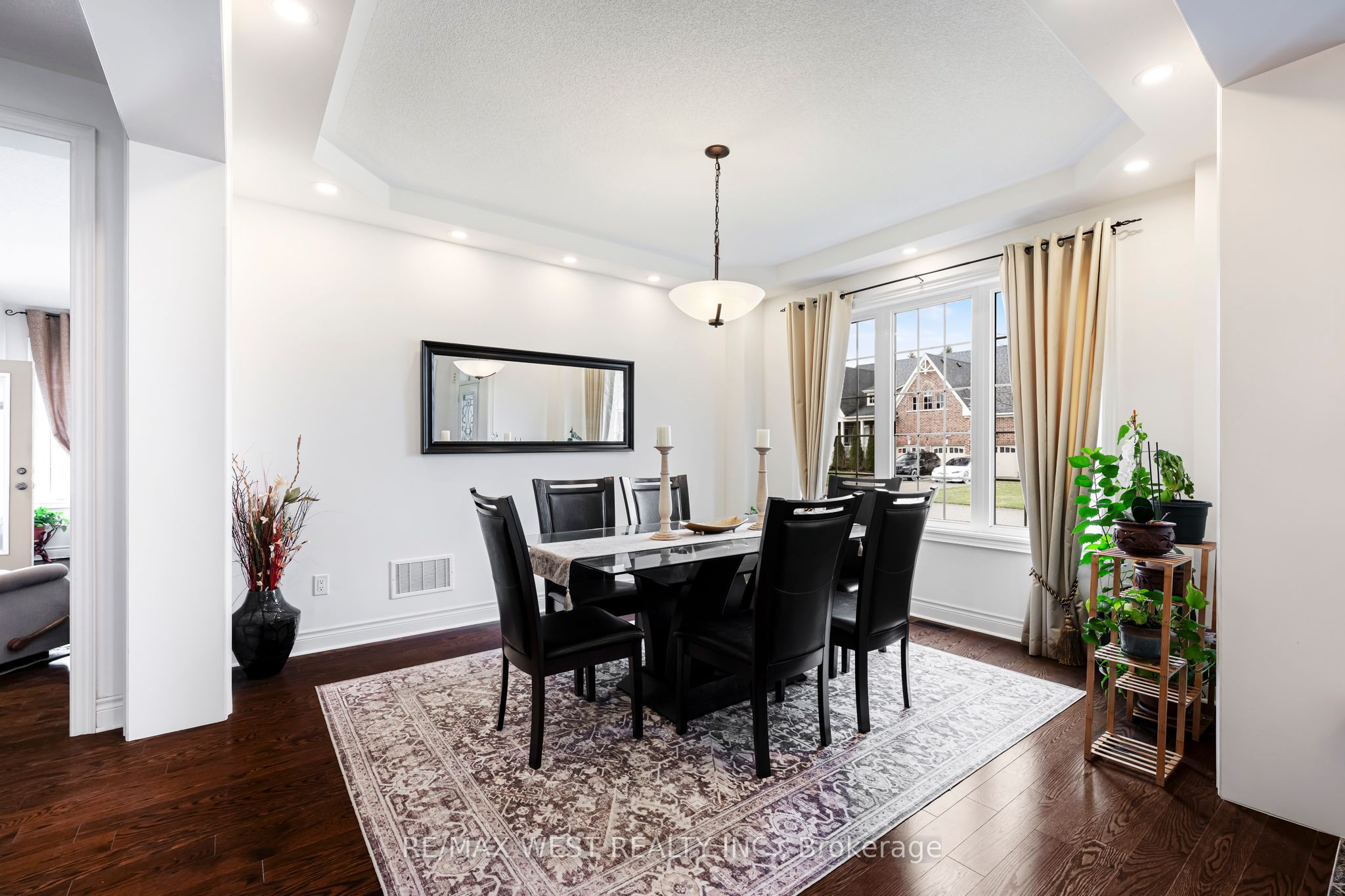10 Stonegate Avenue Property Photo 18