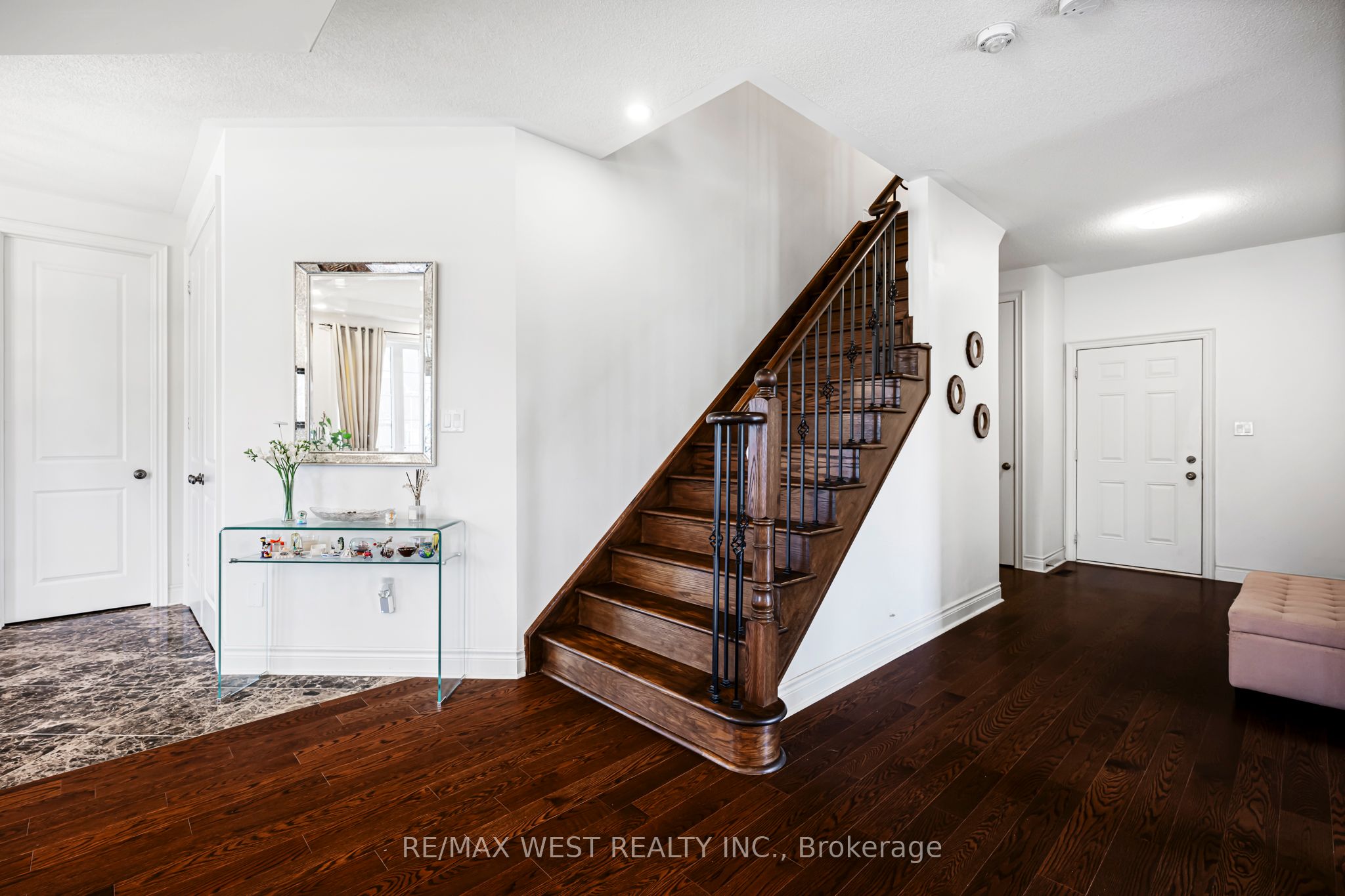 10 Stonegate Avenue Property Photo 23
