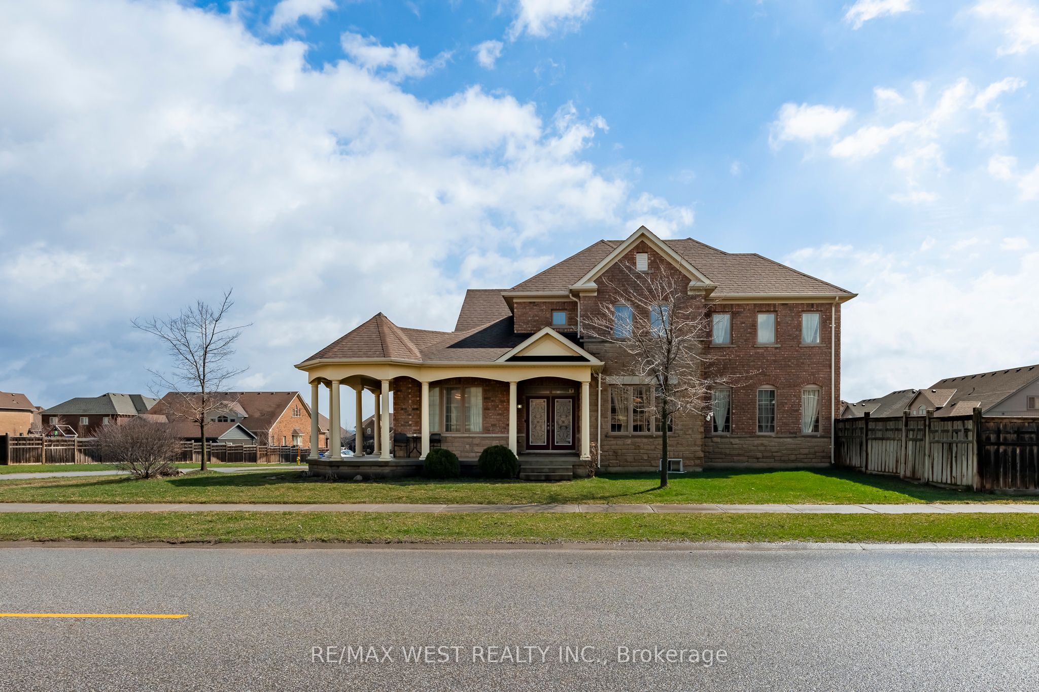 10 Stonegate Avenue Property Photo 25