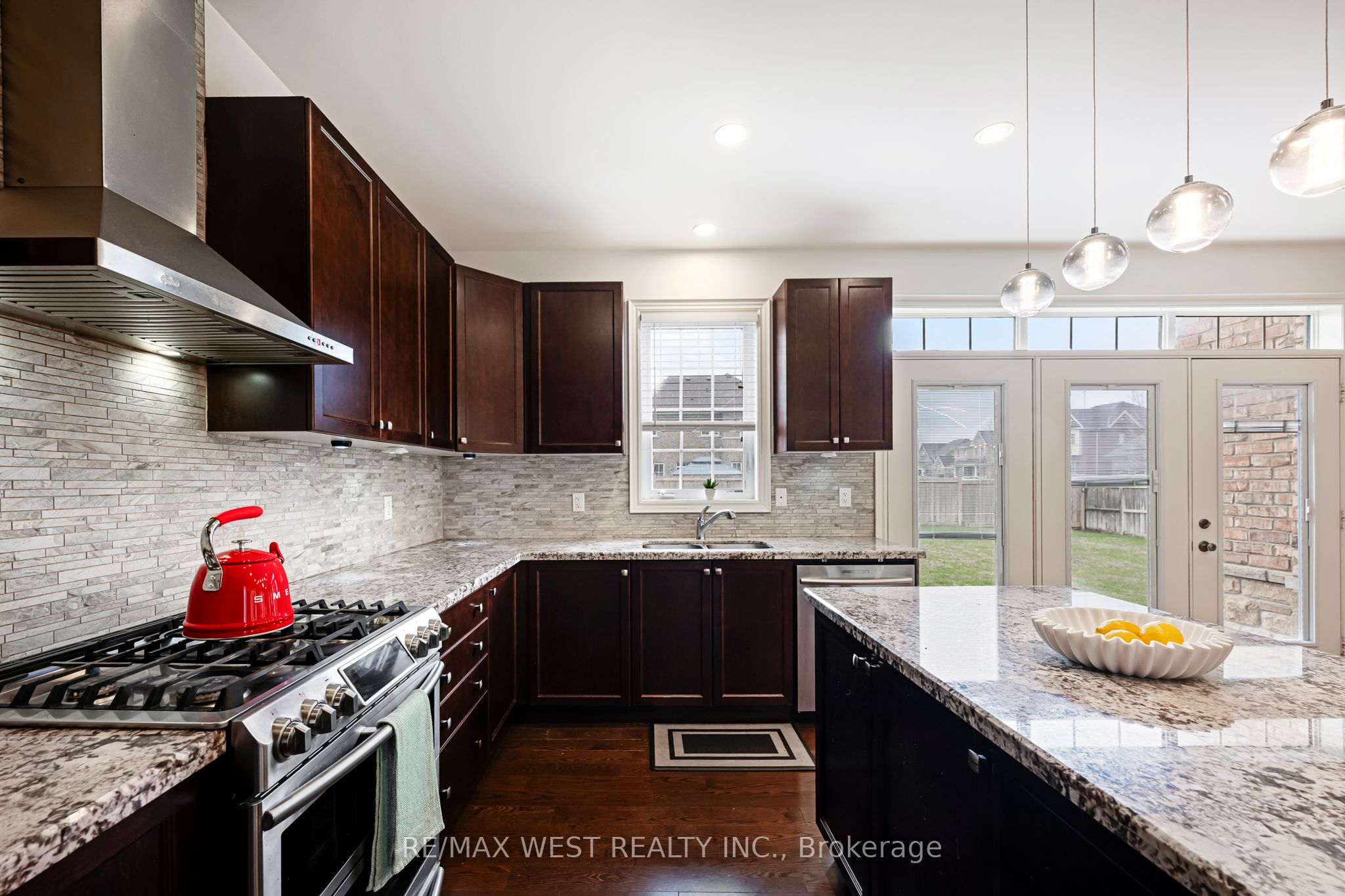 10 Stonegate Avenue Property Photo 27