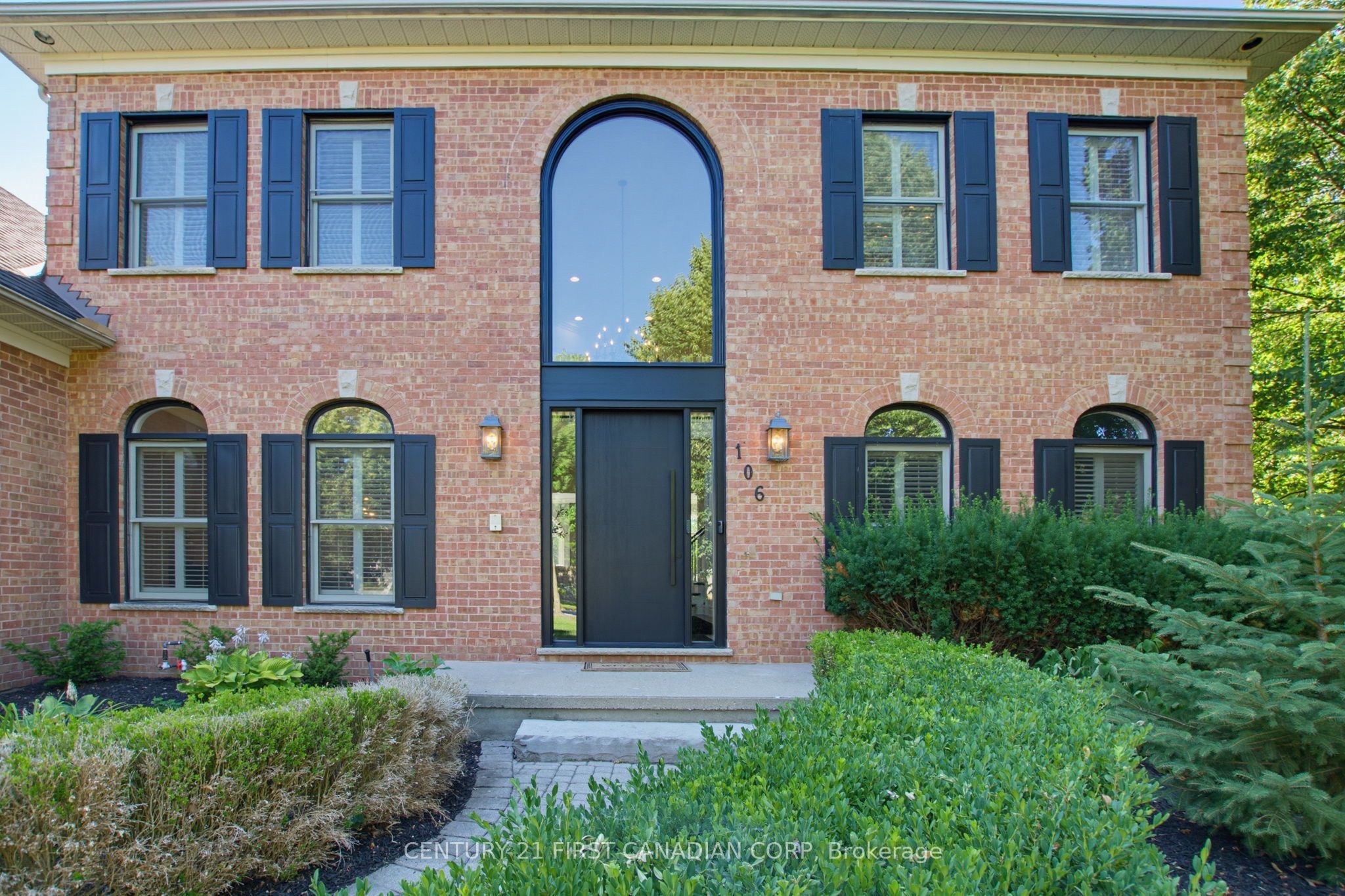 106 Fitzwilliam Boulevard Property Photo 3