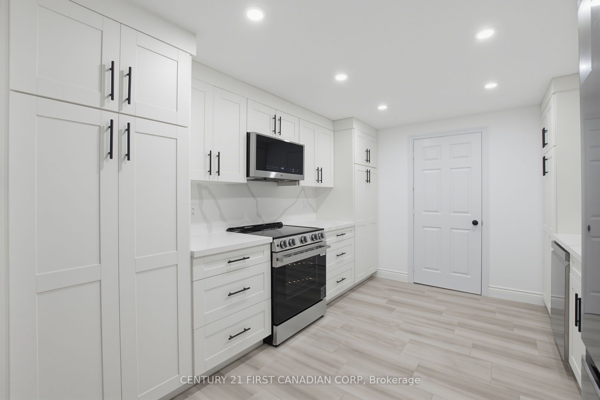 106 Fitzwilliam Boulevard Property Photo 27