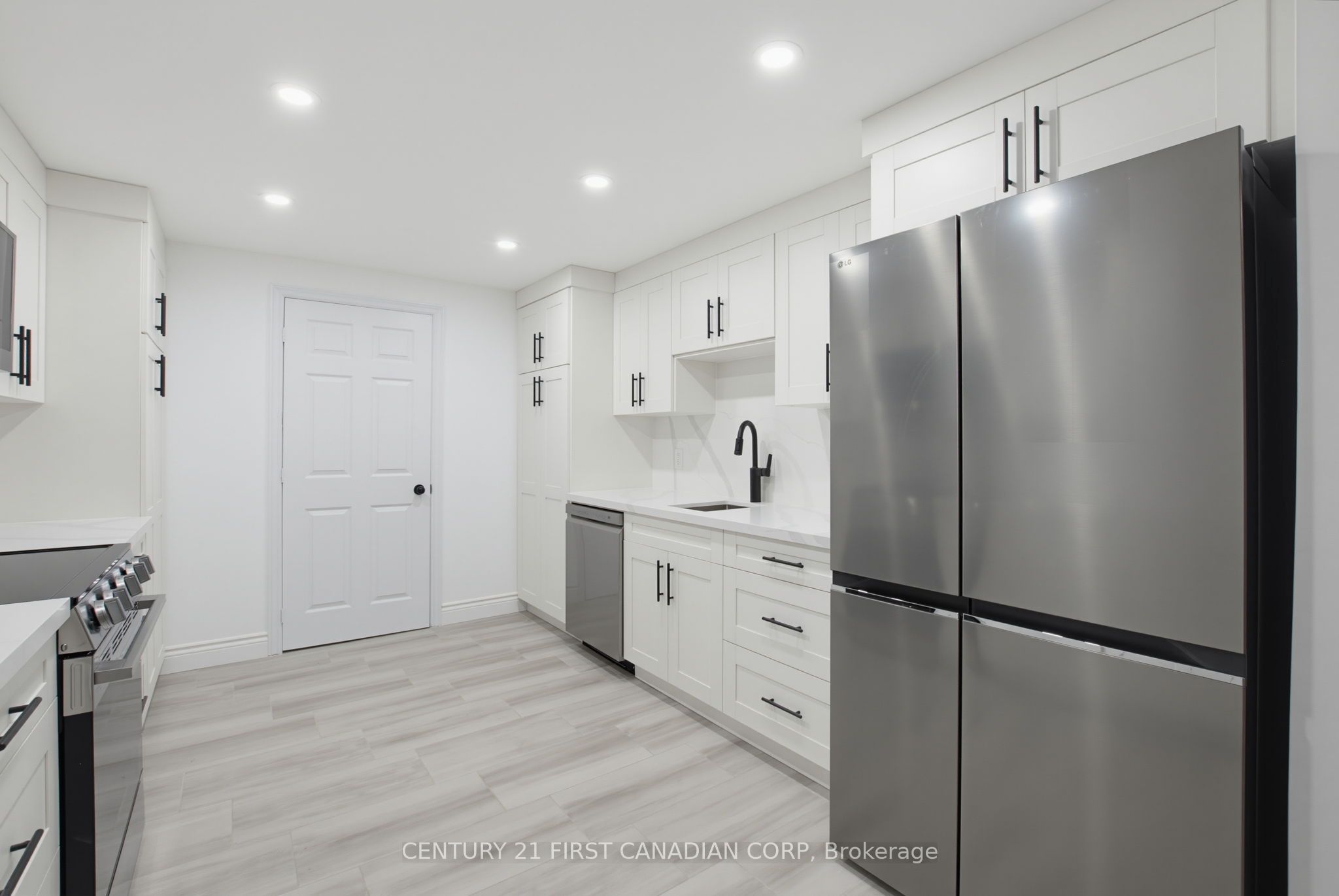 106 Fitzwilliam Boulevard Property Photo 28
