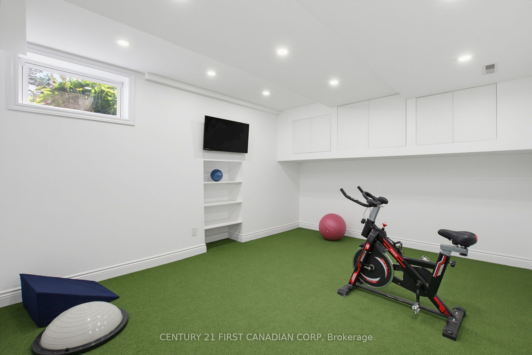 106 Fitzwilliam Boulevard Property Photo 33