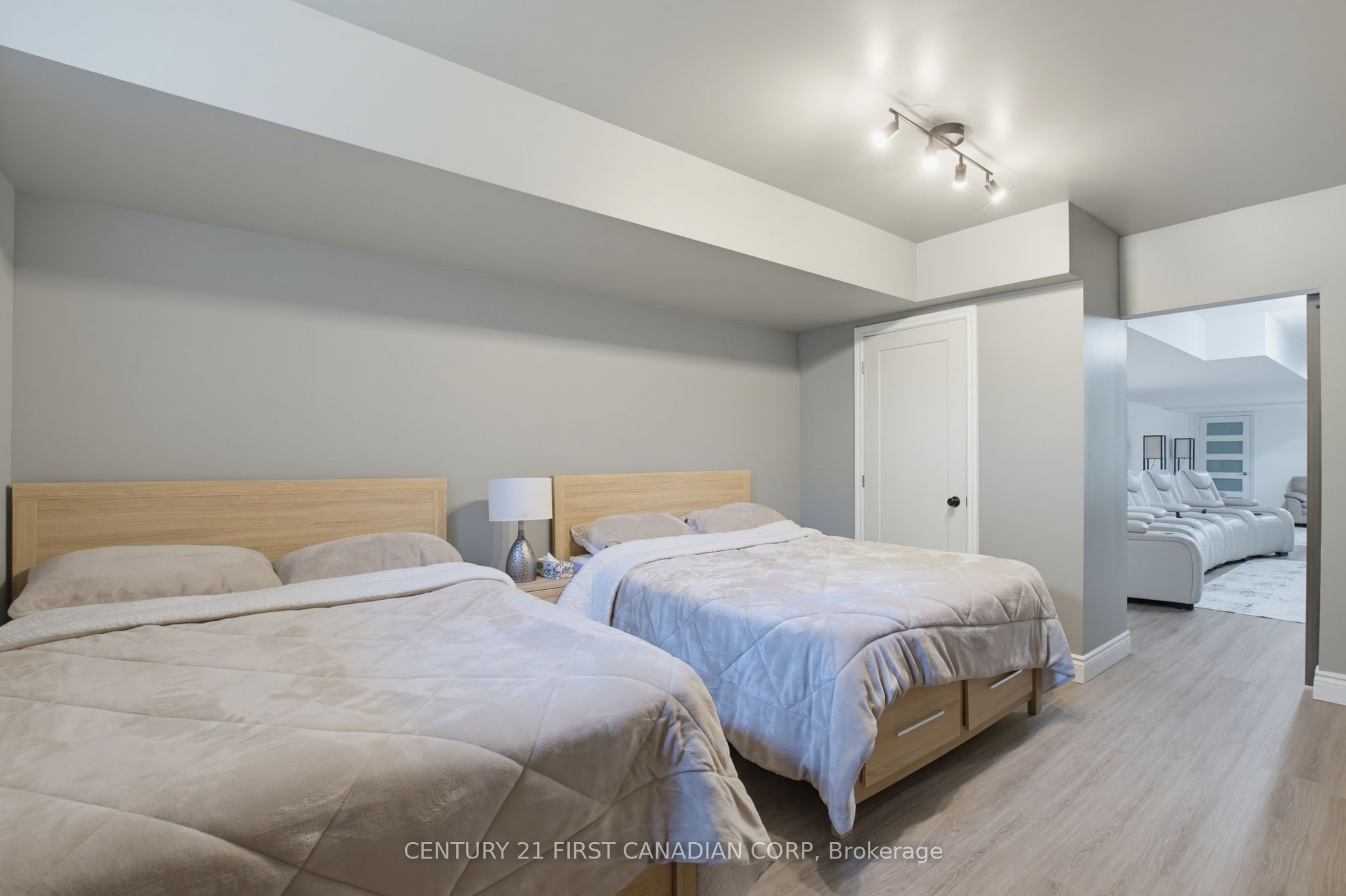 106 Fitzwilliam Boulevard Property Photo 34
