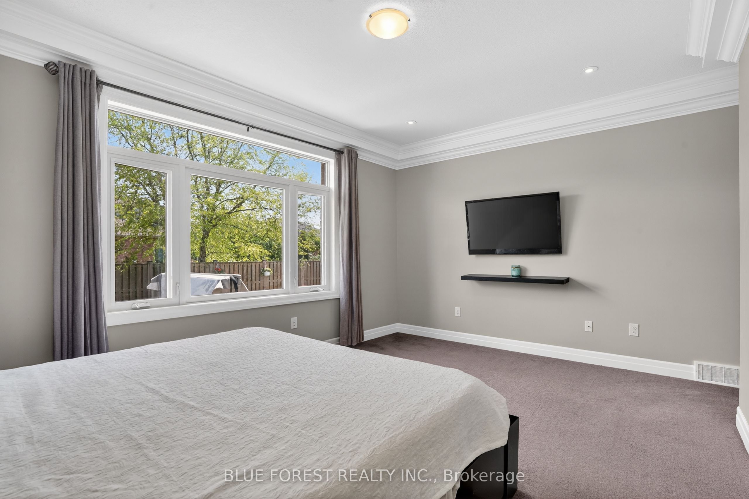 14 Thames Springs Crescent Property Photo 14