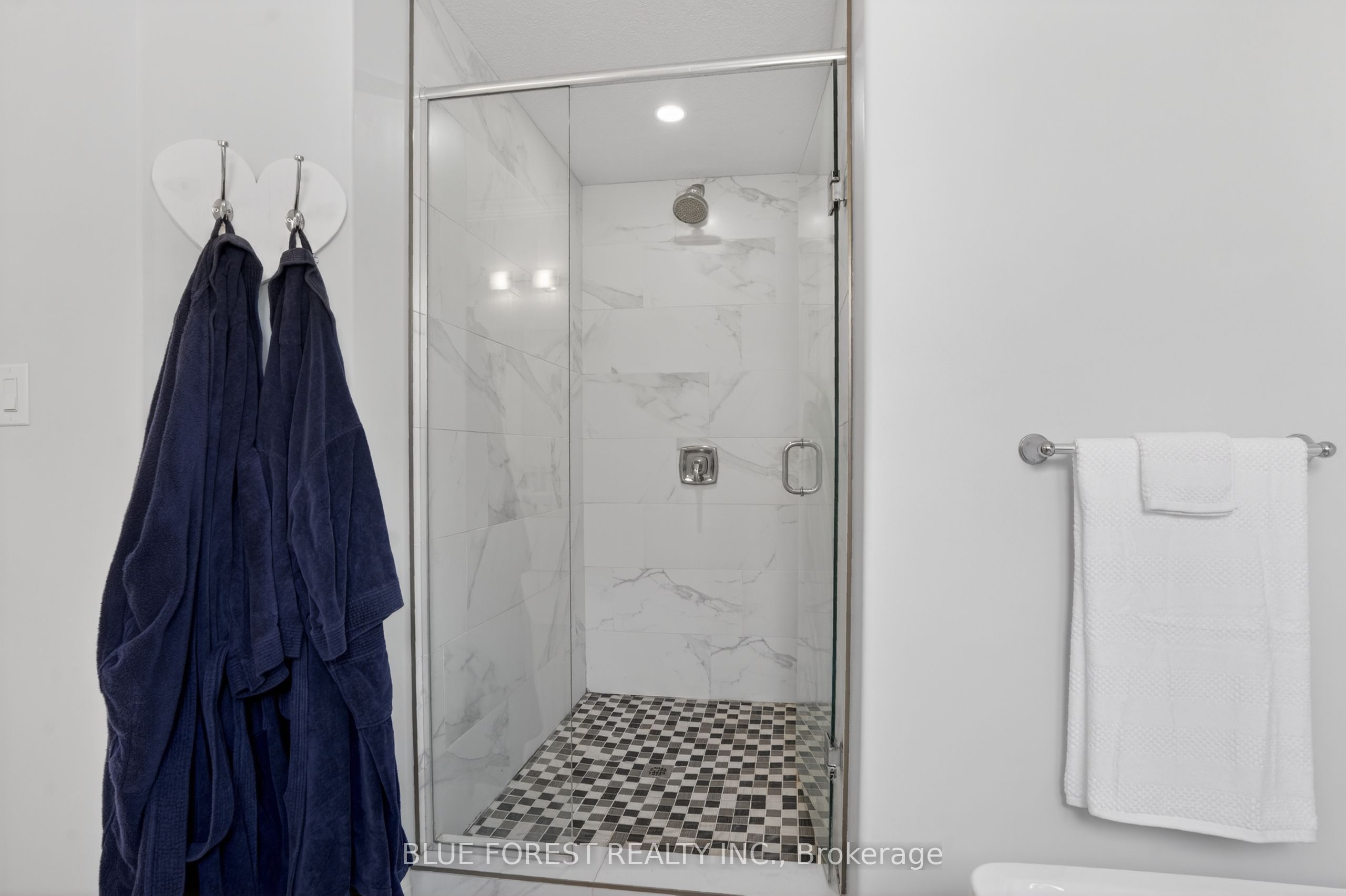 14 Thames Springs Crescent Property Photo 17