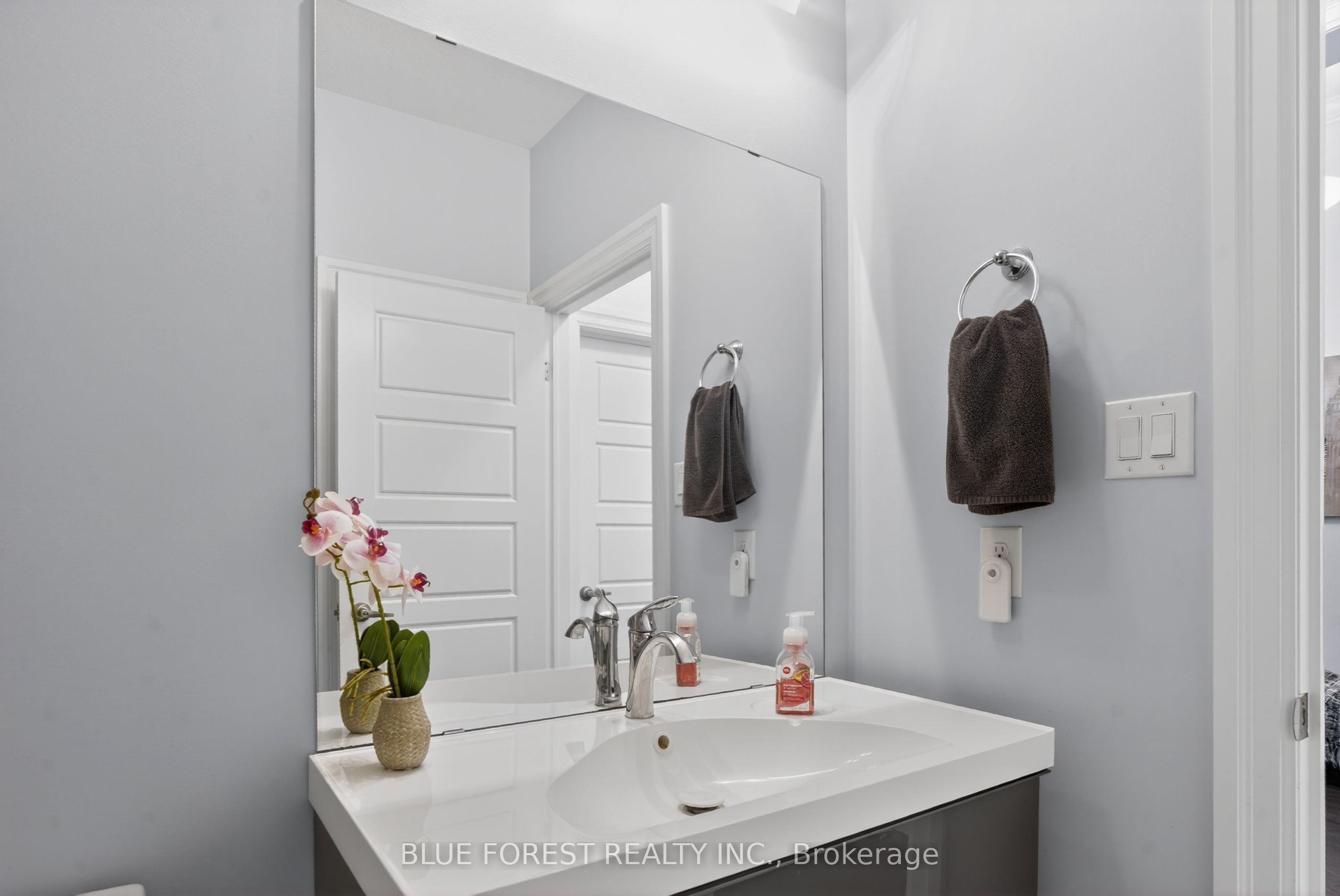 14 Thames Springs Crescent Property Photo 26